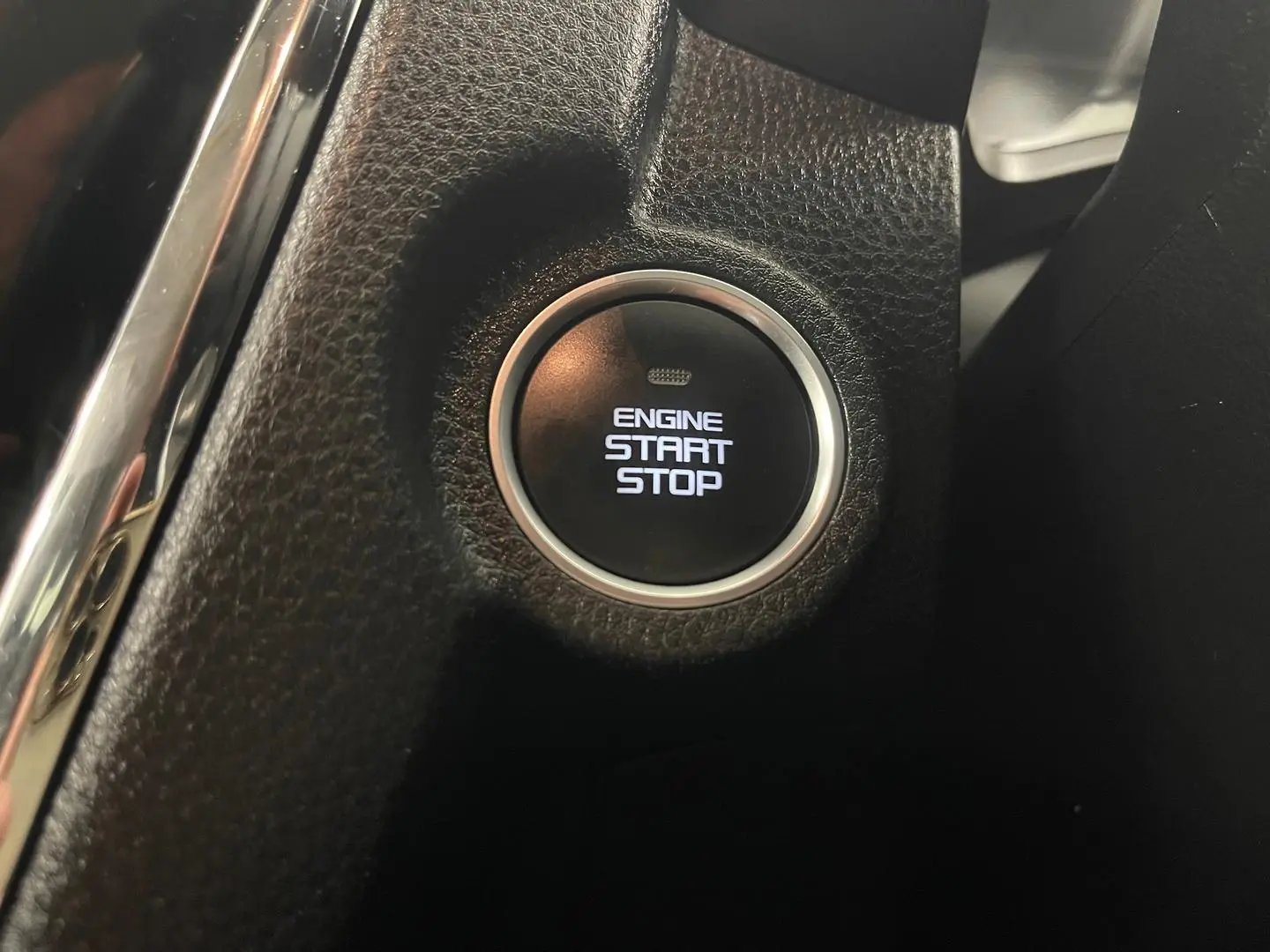 2021 Isuzu MU-X Gallery Image 24