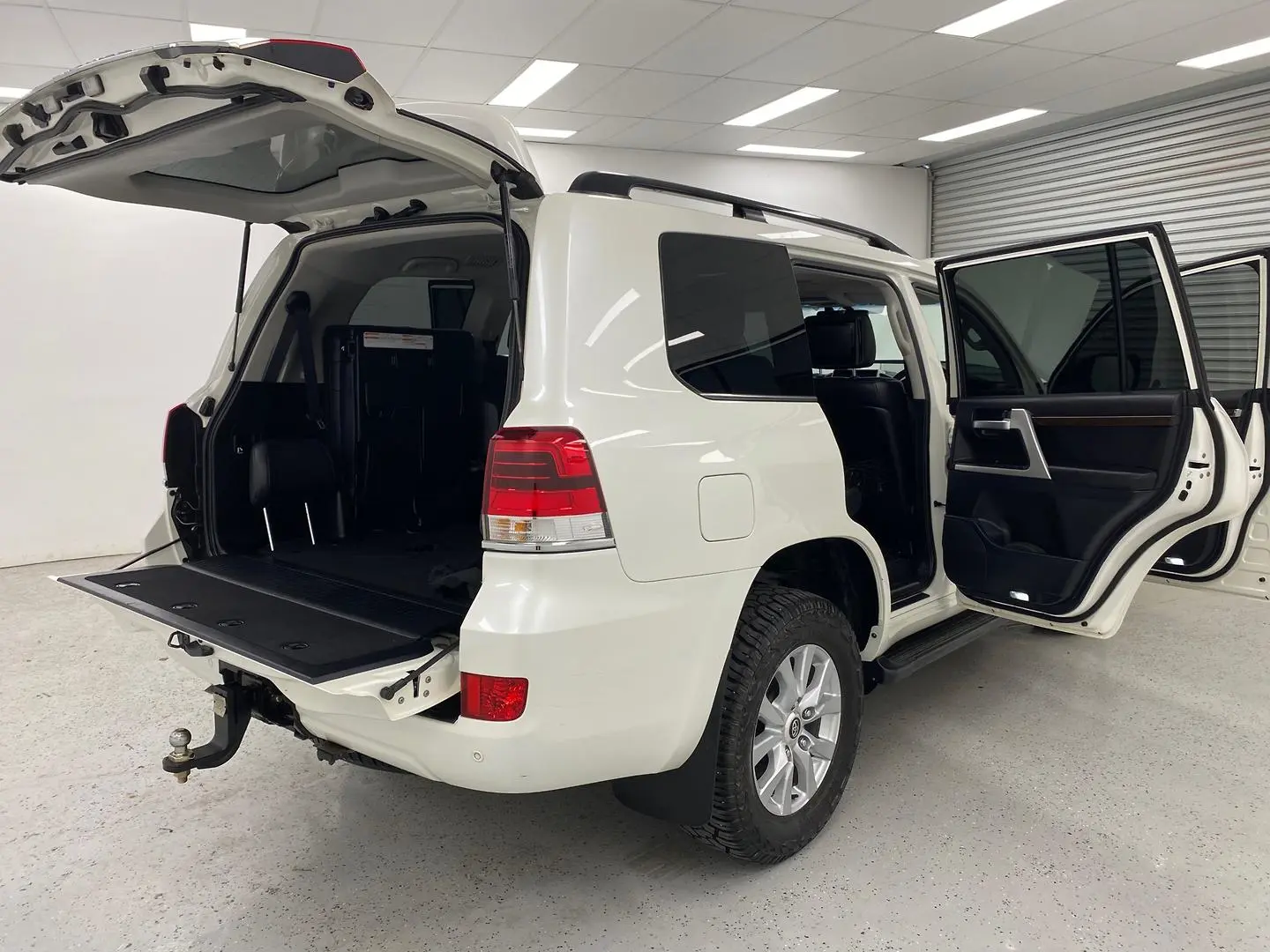 2019 Toyota Landcruiser Gallery Image 11