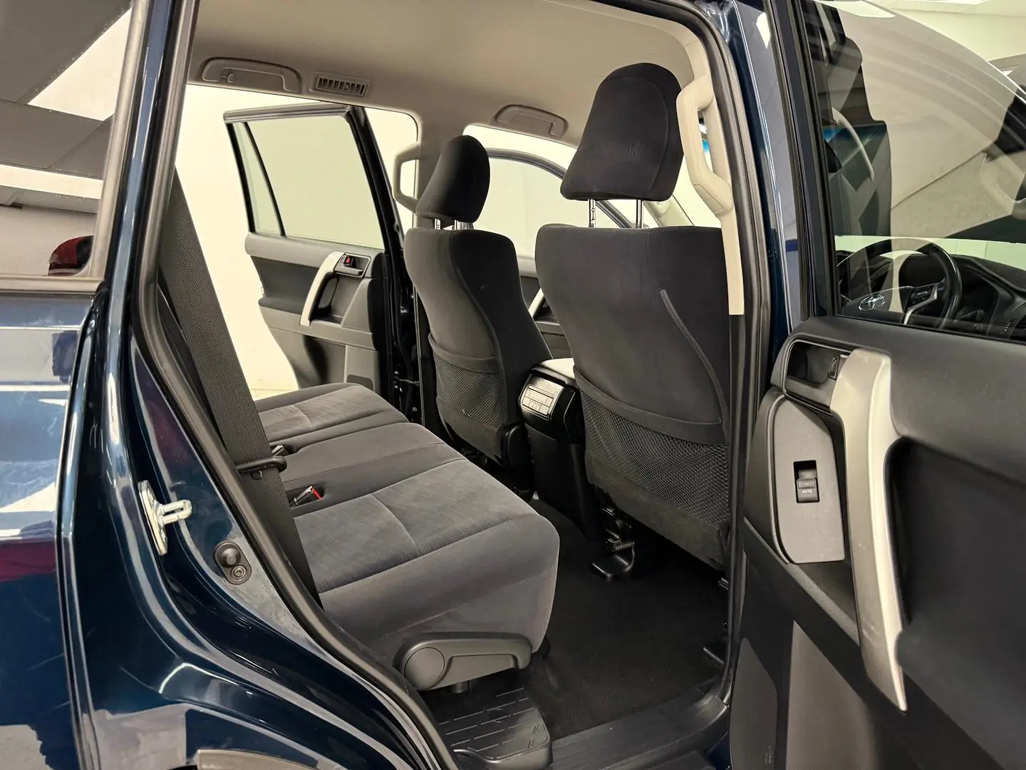 2022 Toyota Landcruiser Prado Gallery Image 16