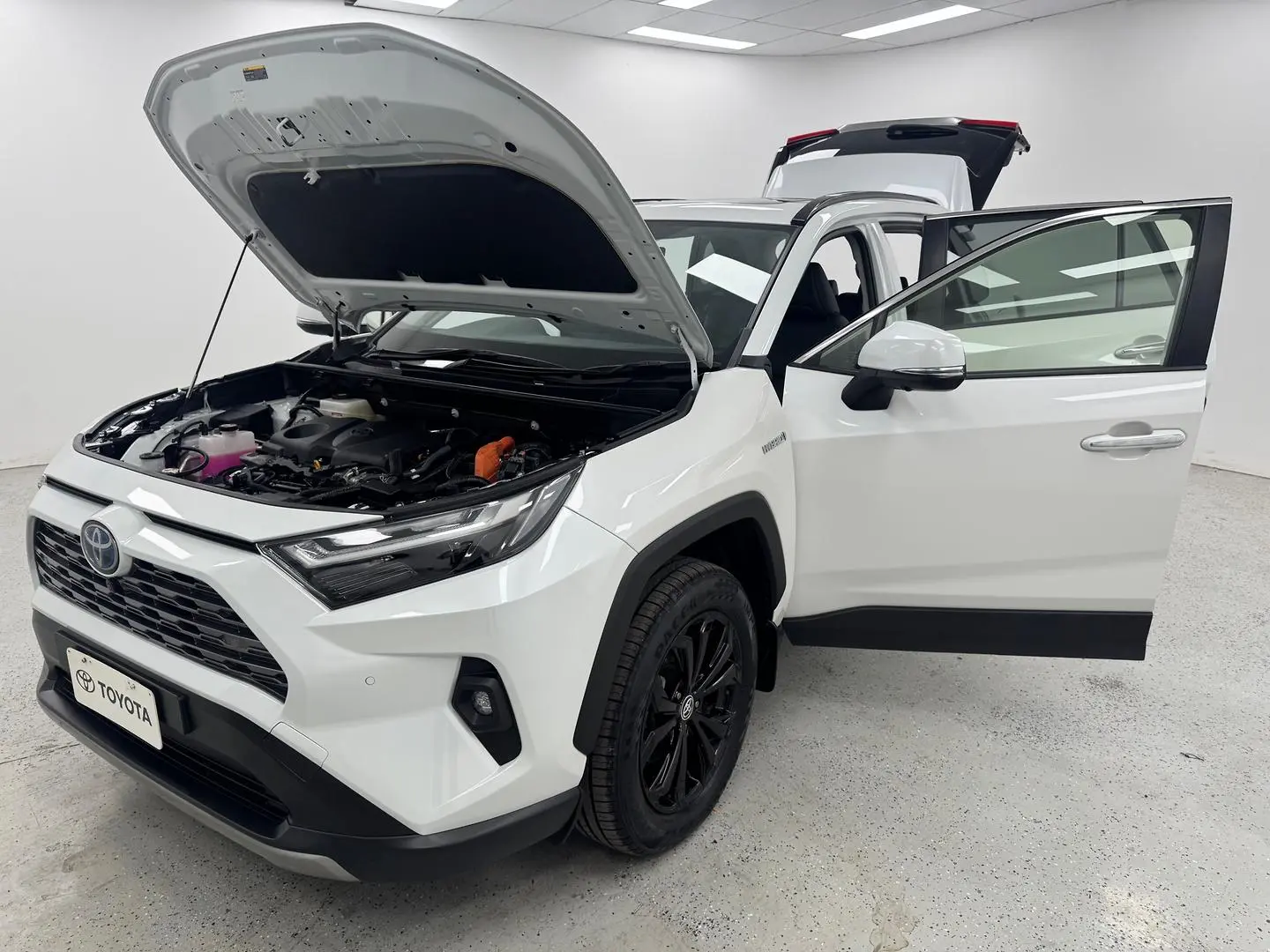 2023 Toyota RAV4 Gallery Image 12