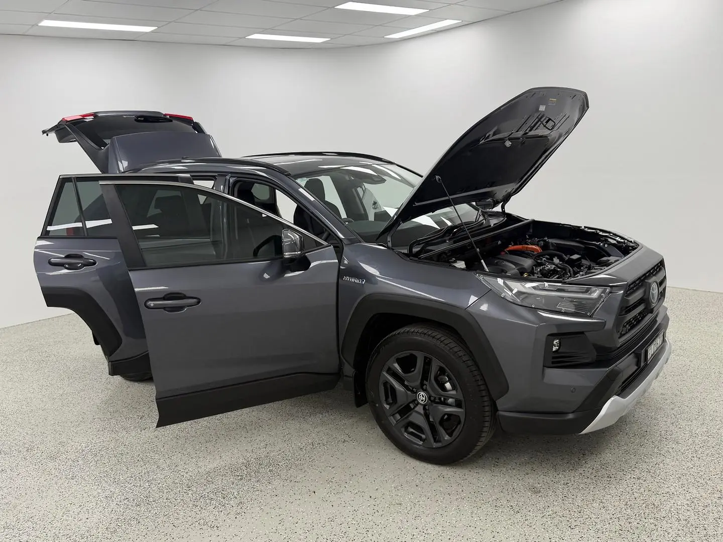 2024 Toyota RAV4 Gallery Image 8