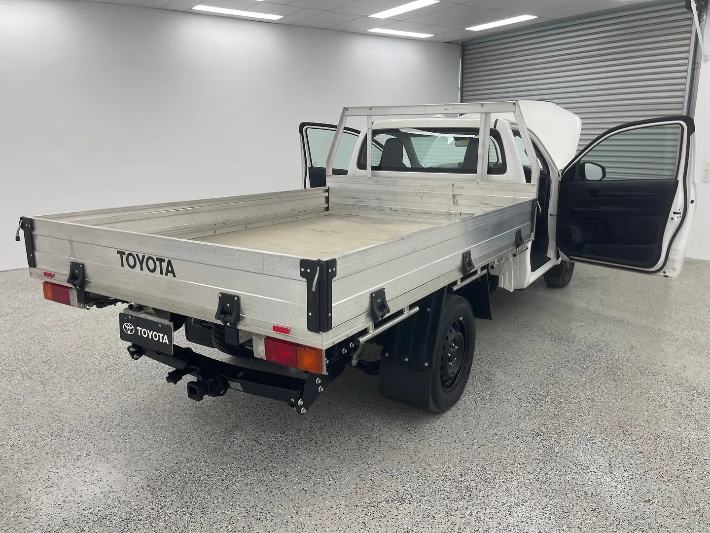 2024 Toyota Hilux Gallery Image 9