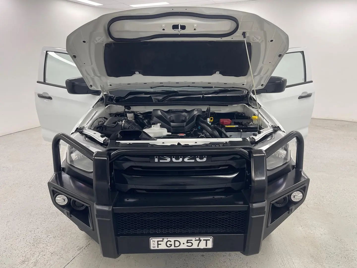 2024 Isuzu D-MAX Gallery Image 13