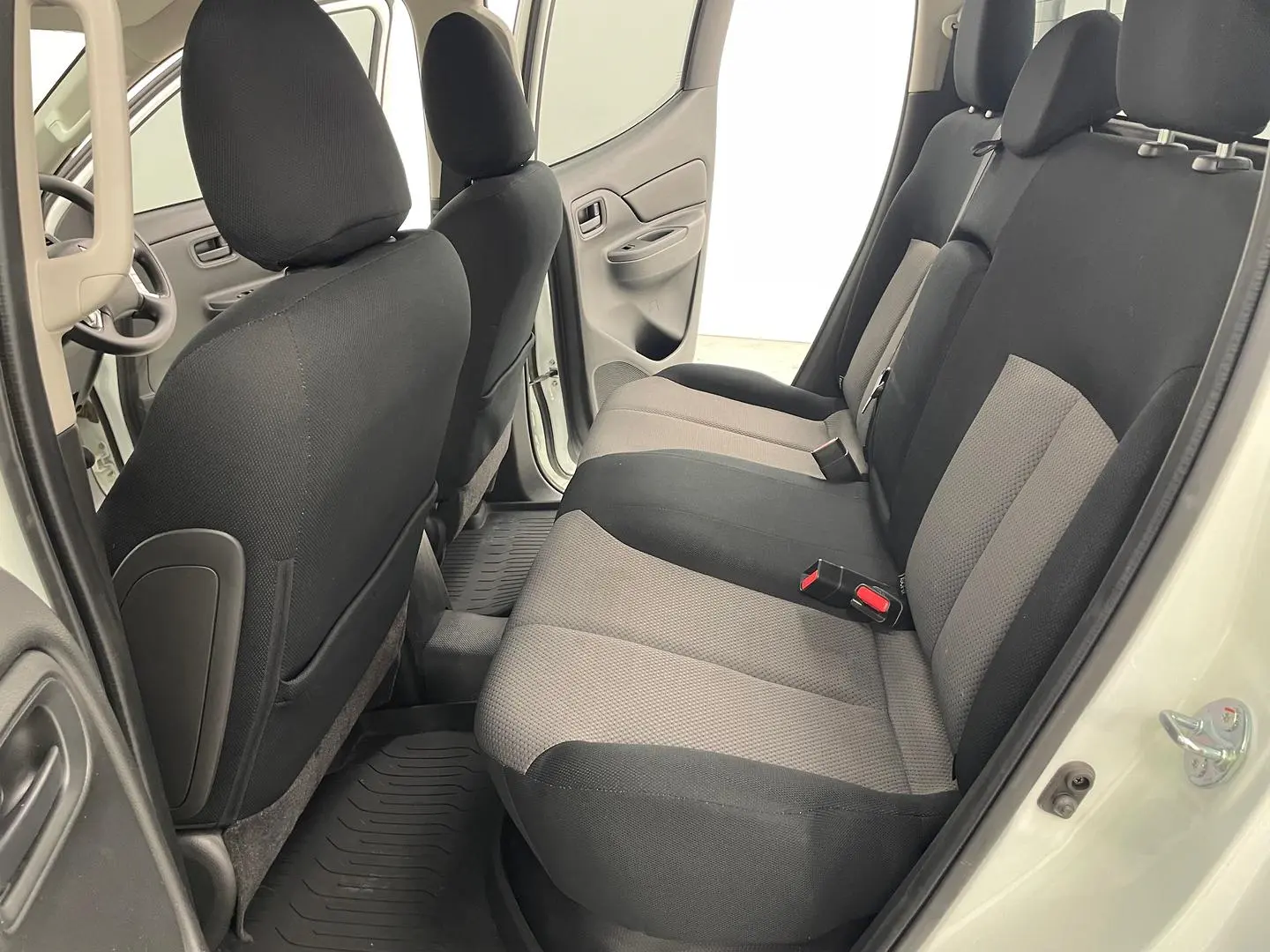 2022 Mitsubishi Triton Gallery Image 19
