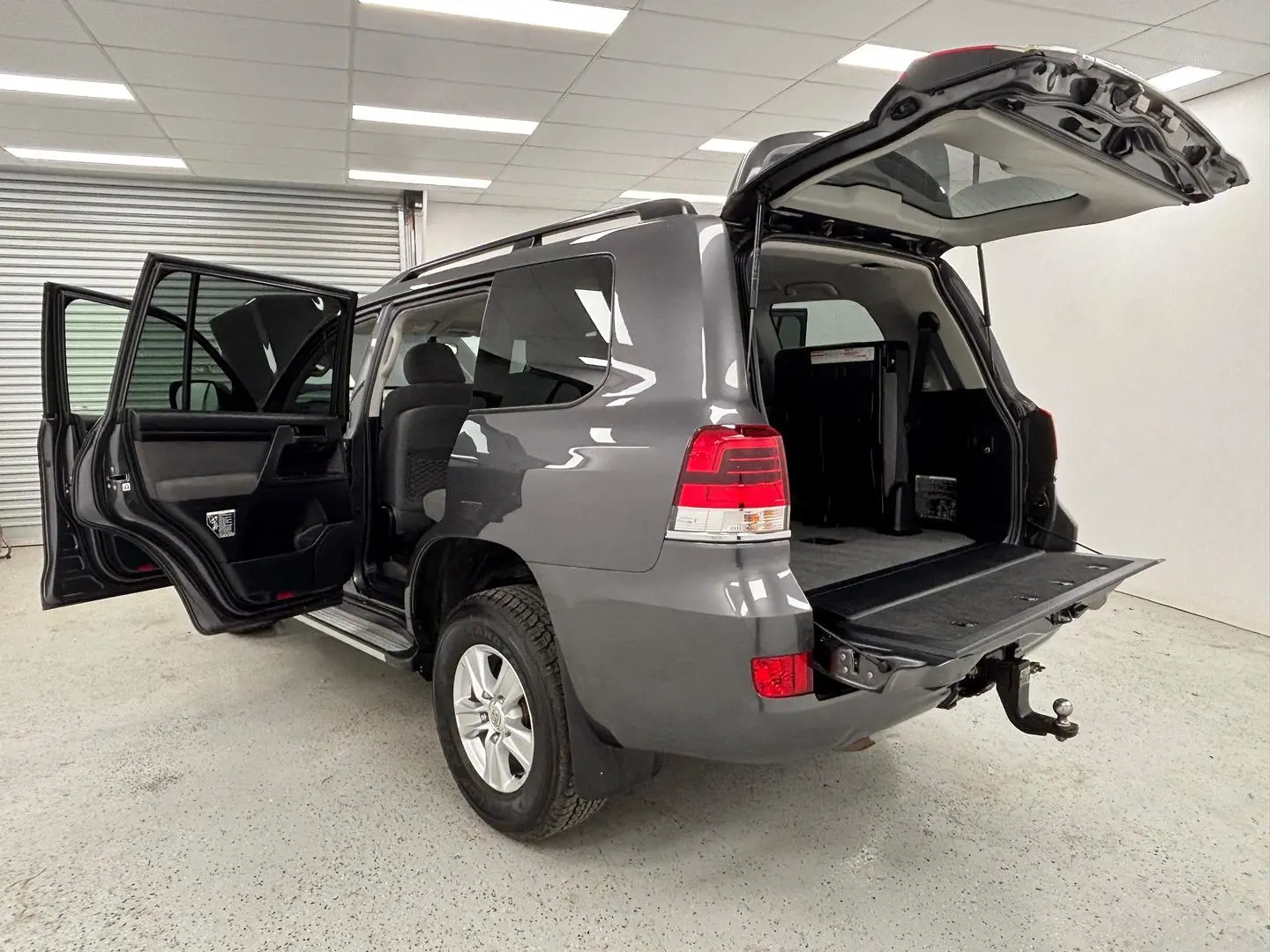 2017 Toyota Landcruiser Gallery Image 12