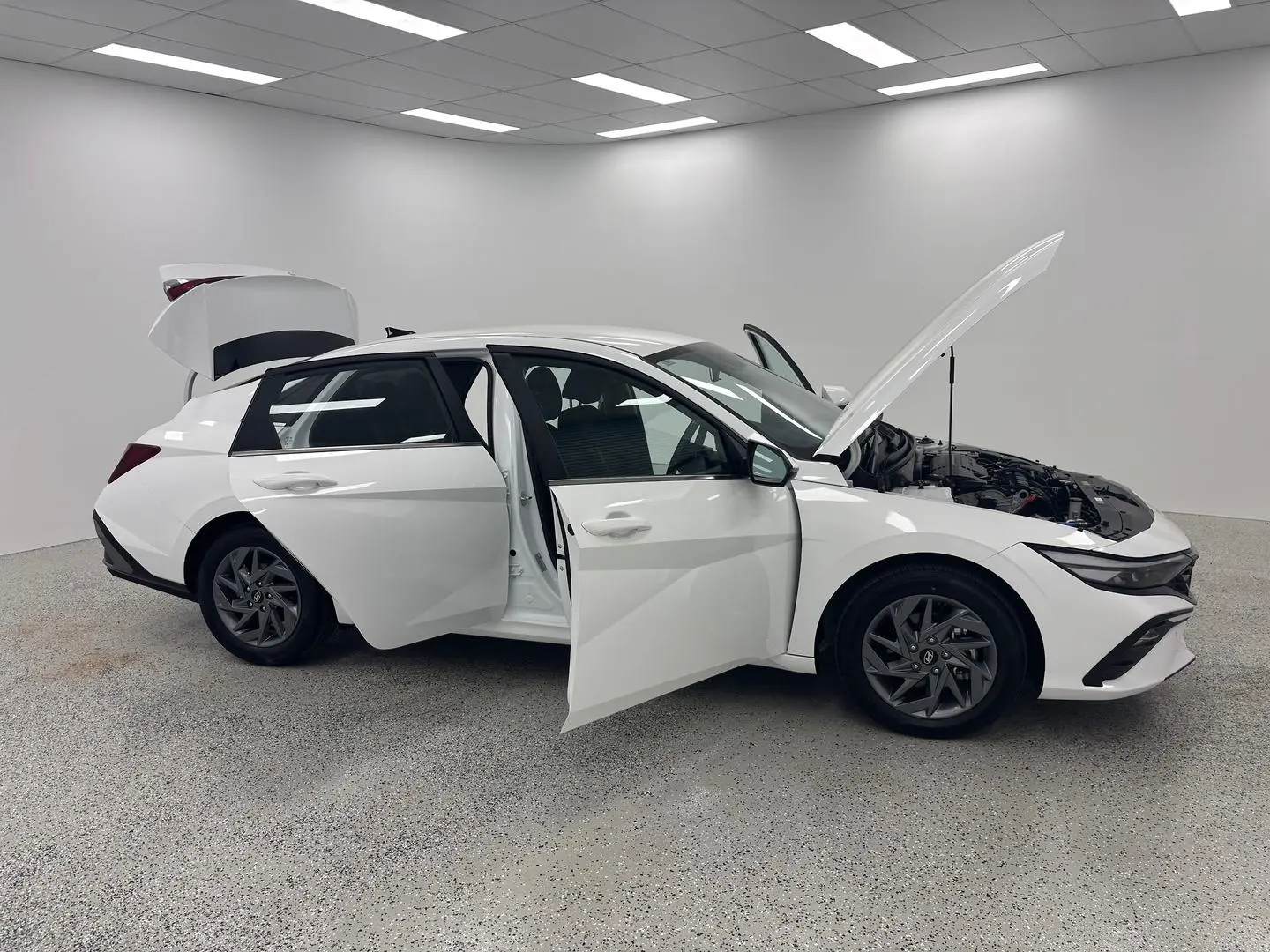 2024 Hyundai i30 Gallery Image 9