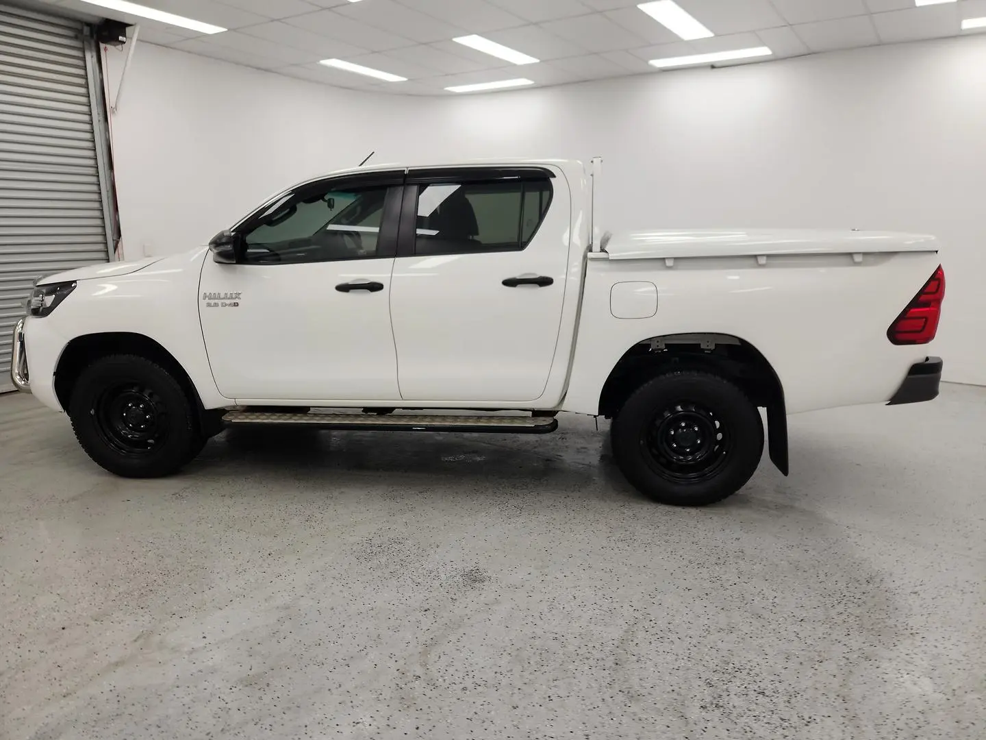 2021 Toyota Hilux Gallery Image 6