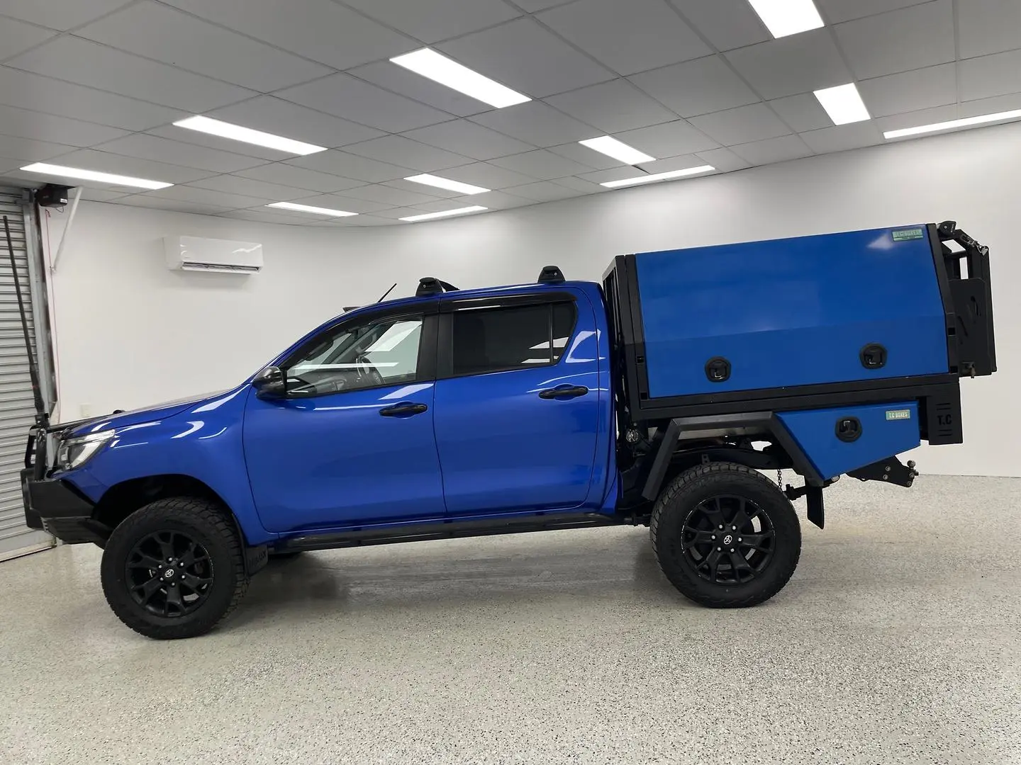 2018 Toyota Hilux Gallery Image 6