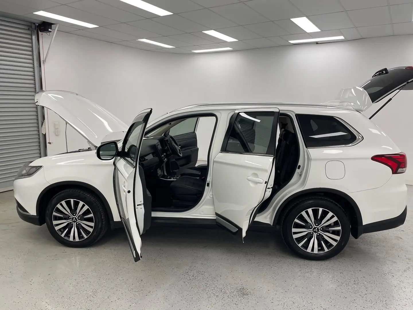 2019 Mitsubishi Outlander Gallery Image 13