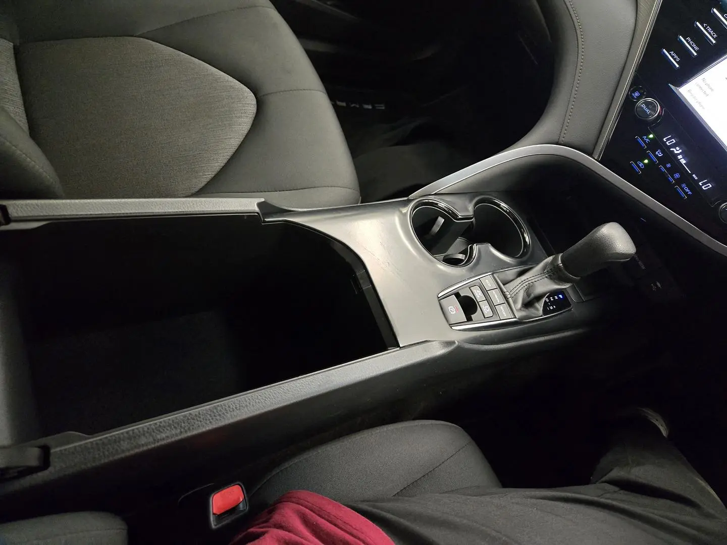 2019 Toyota Camry Gallery Image 33