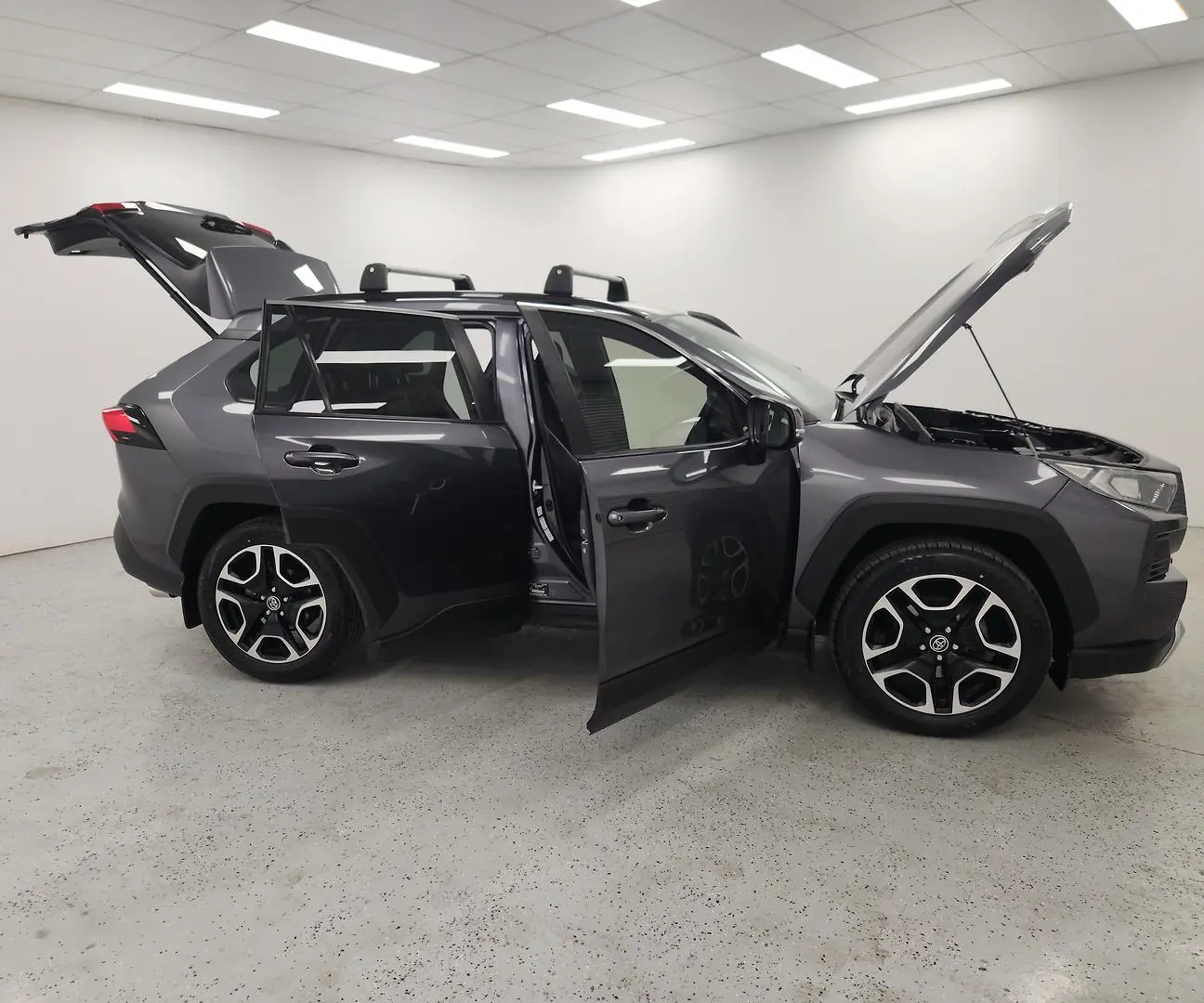 2019 Toyota RAV4 Gallery Image 8