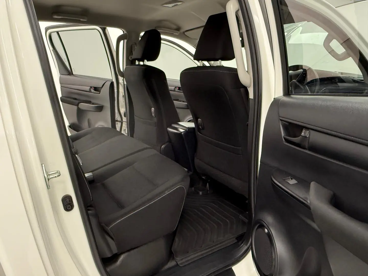 2020 Toyota Hilux Gallery Image 21