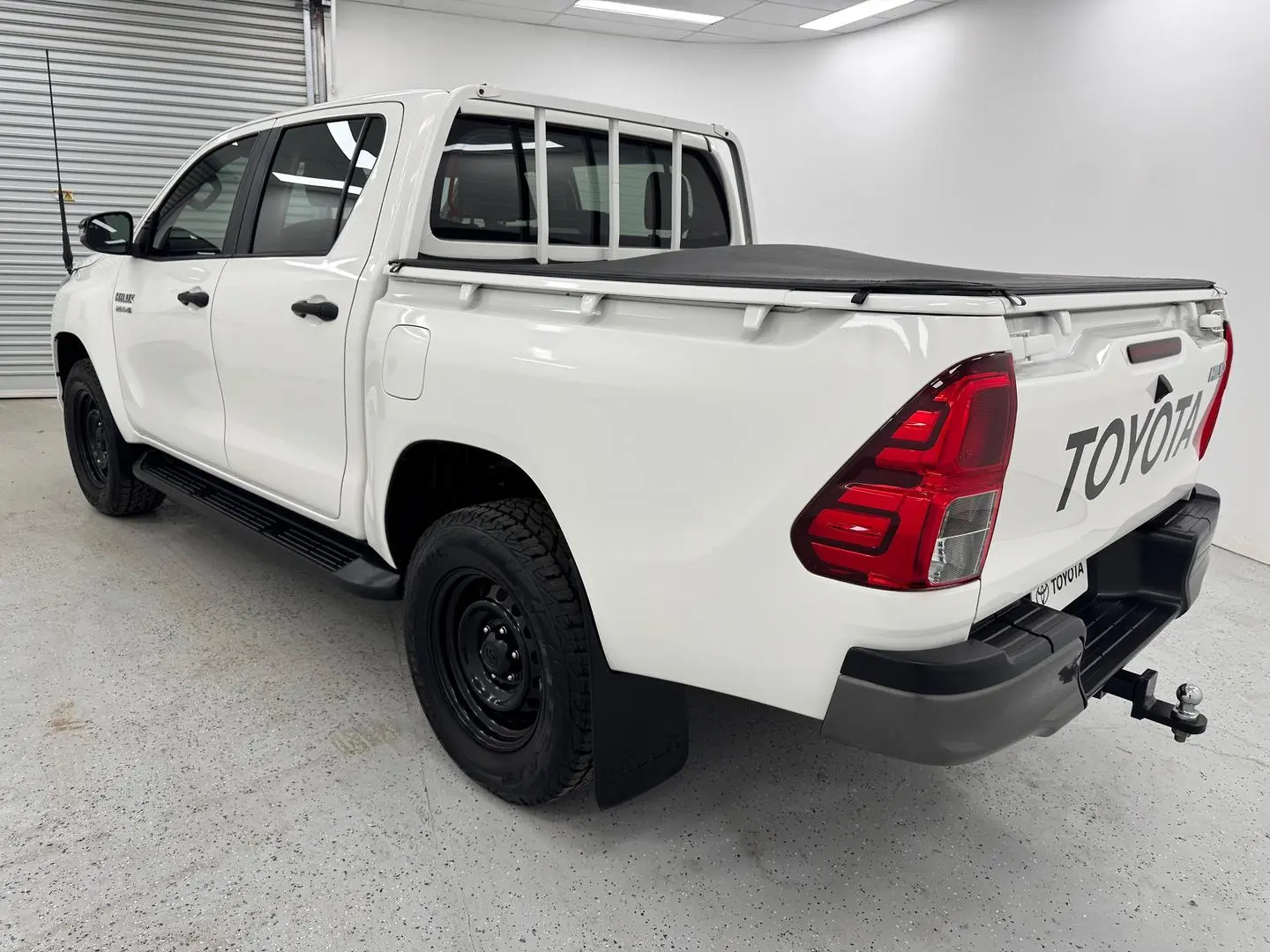 2020 Toyota Hilux Gallery Image 4
