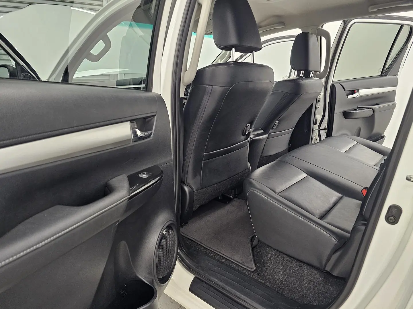 2017 Toyota Hilux Gallery Image 14