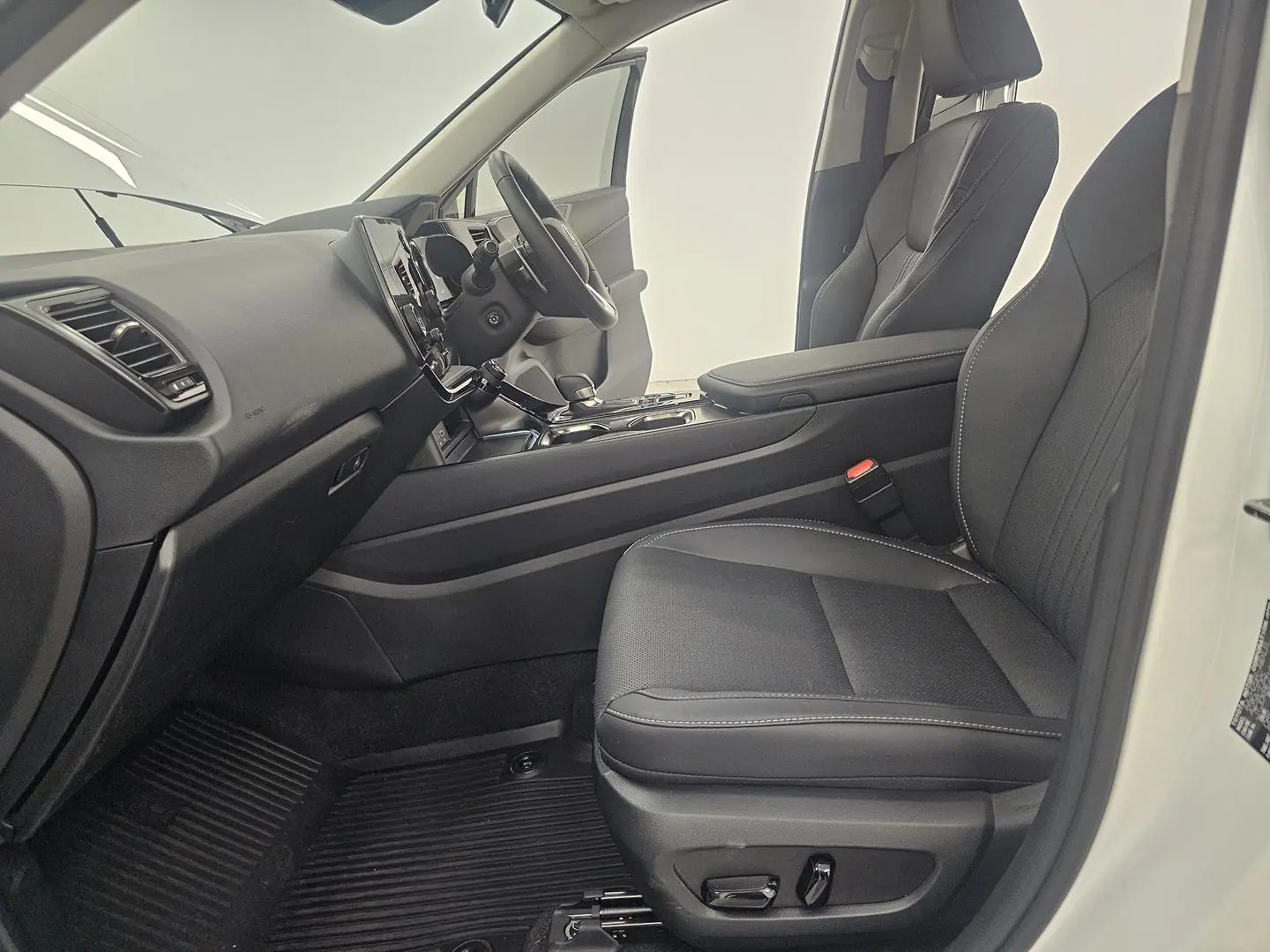 2025 Lexus NX Gallery Image 12