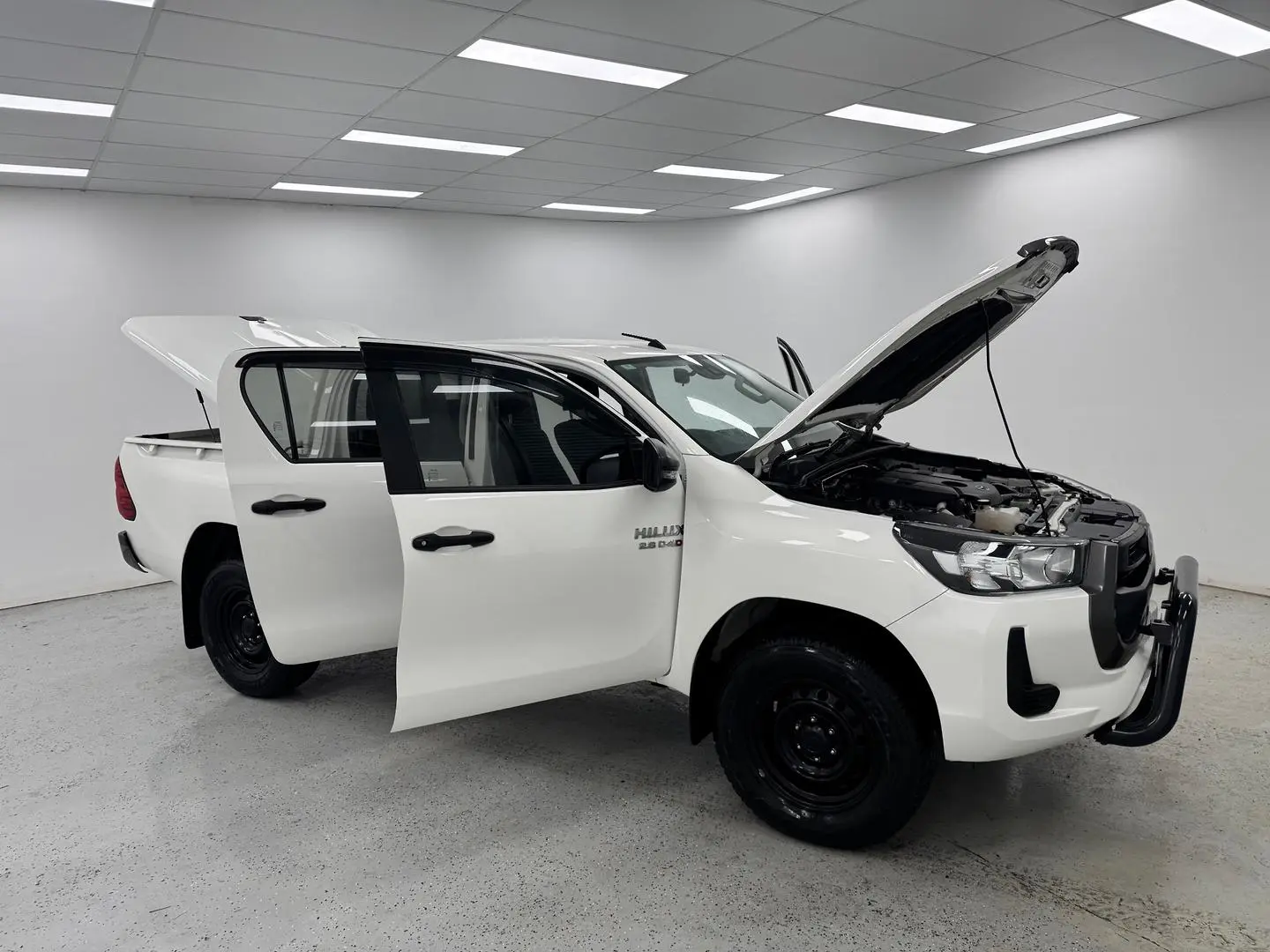 2021 Toyota Hilux Gallery Image 8