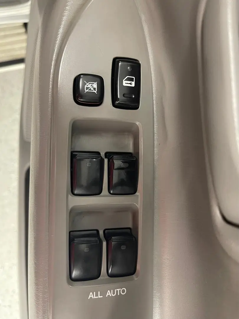 2006 Toyota Landcruiser Gallery Image 23