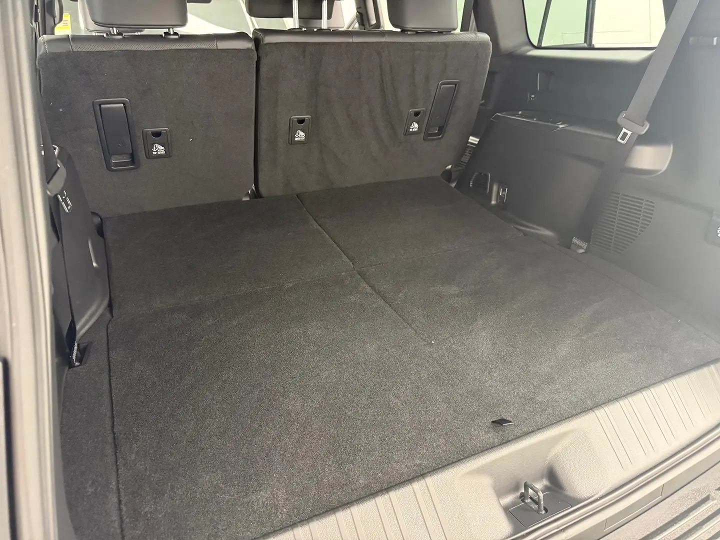 2025 Lexus GX Gallery Image 18