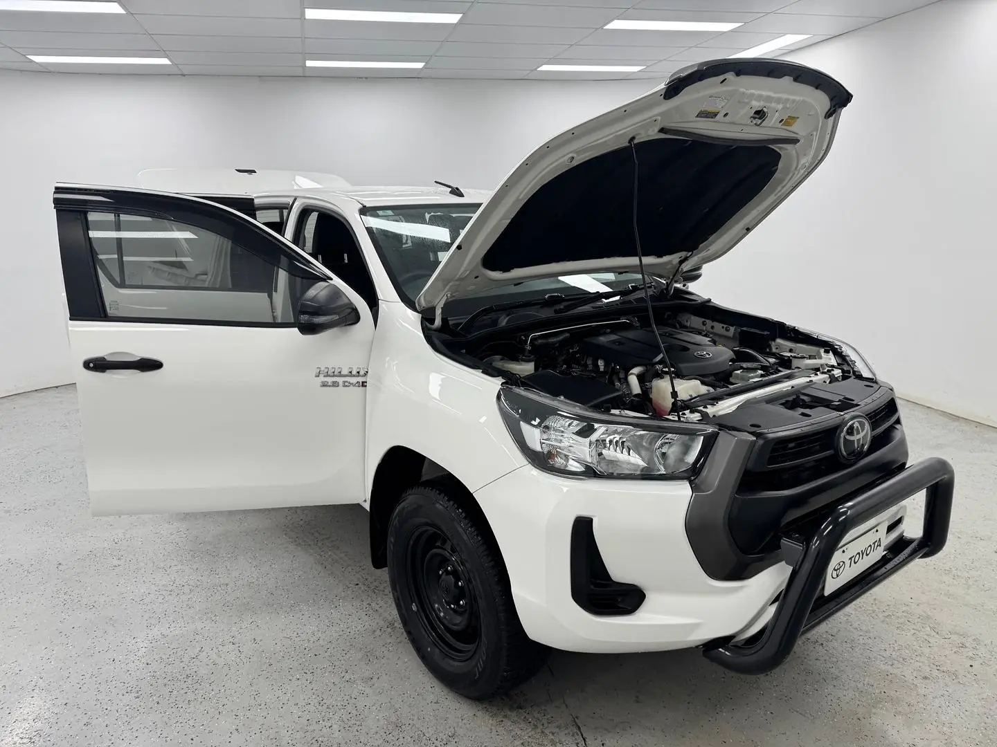2021 Toyota Hilux Gallery Image 7