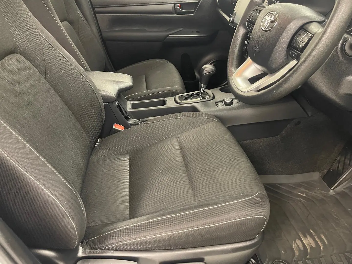 2025 Toyota Hilux Gallery Image 23