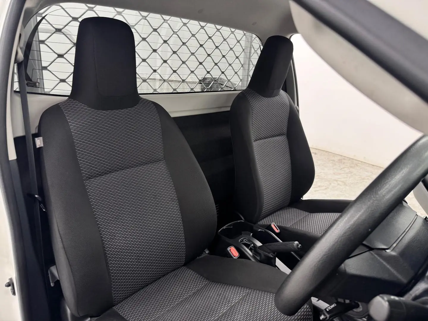 2020 Toyota Hilux Gallery Image 22