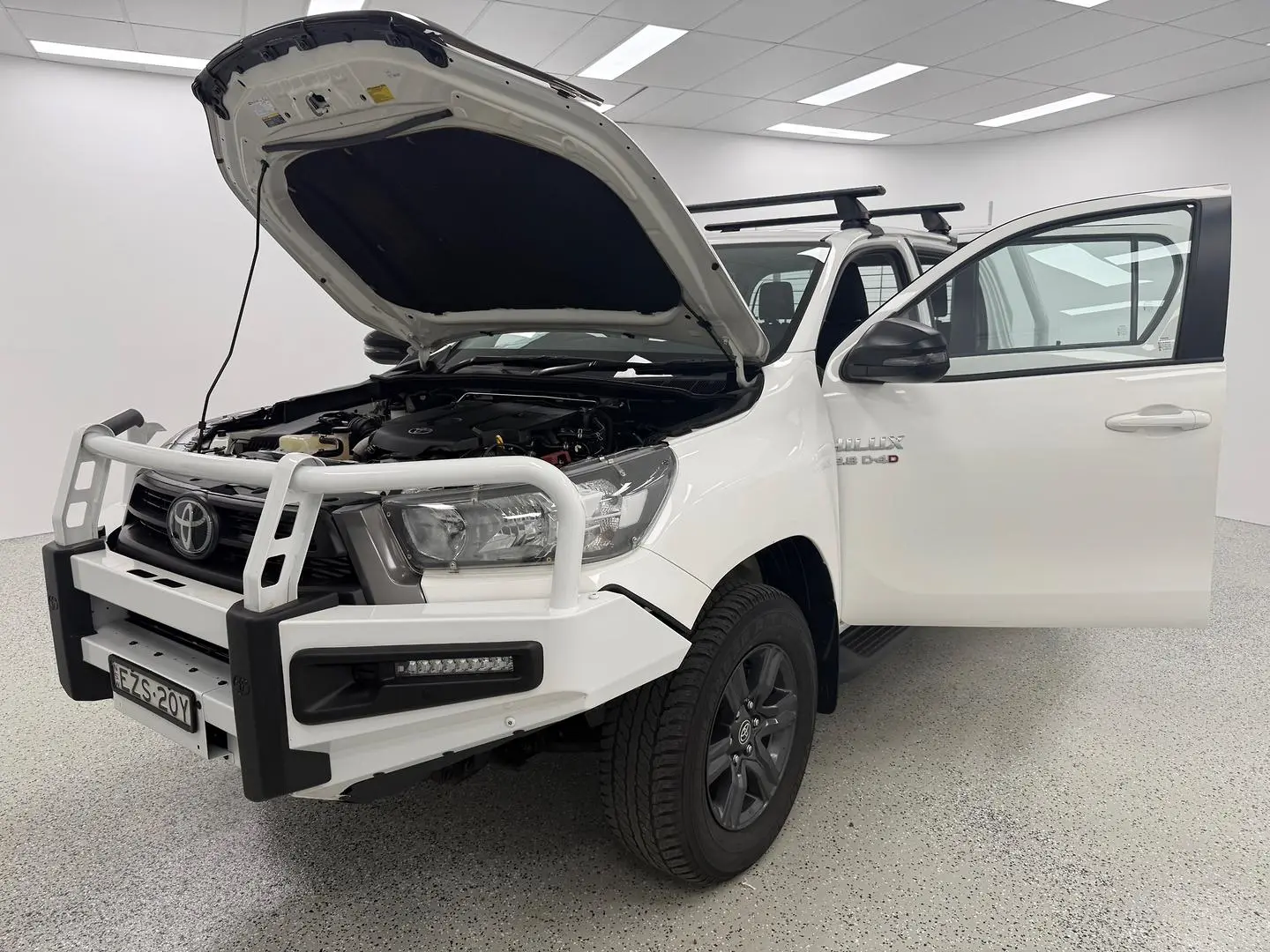 2023 Toyota Hilux Gallery Image 8