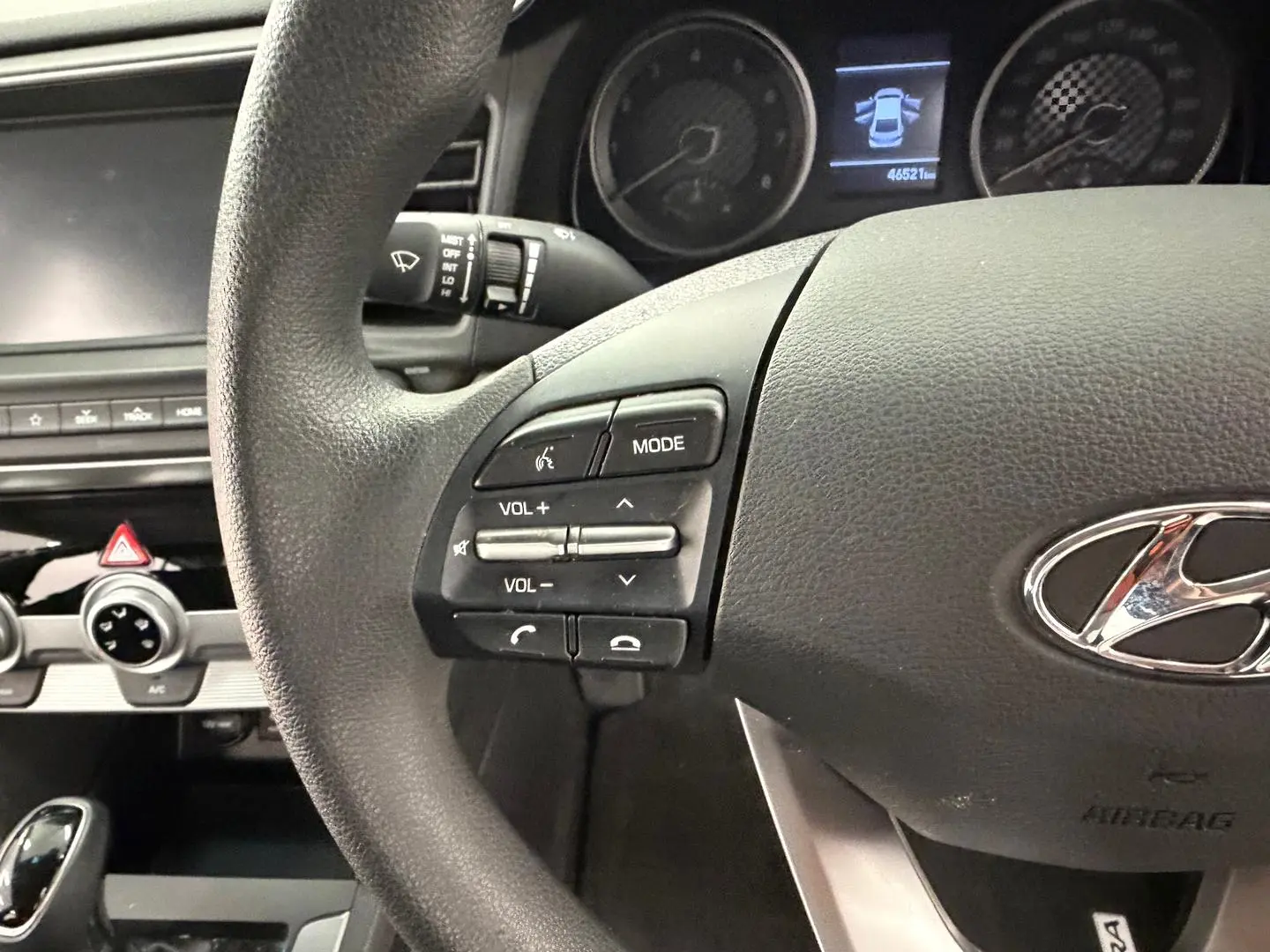 2019 Hyundai Elantra Gallery Image 16