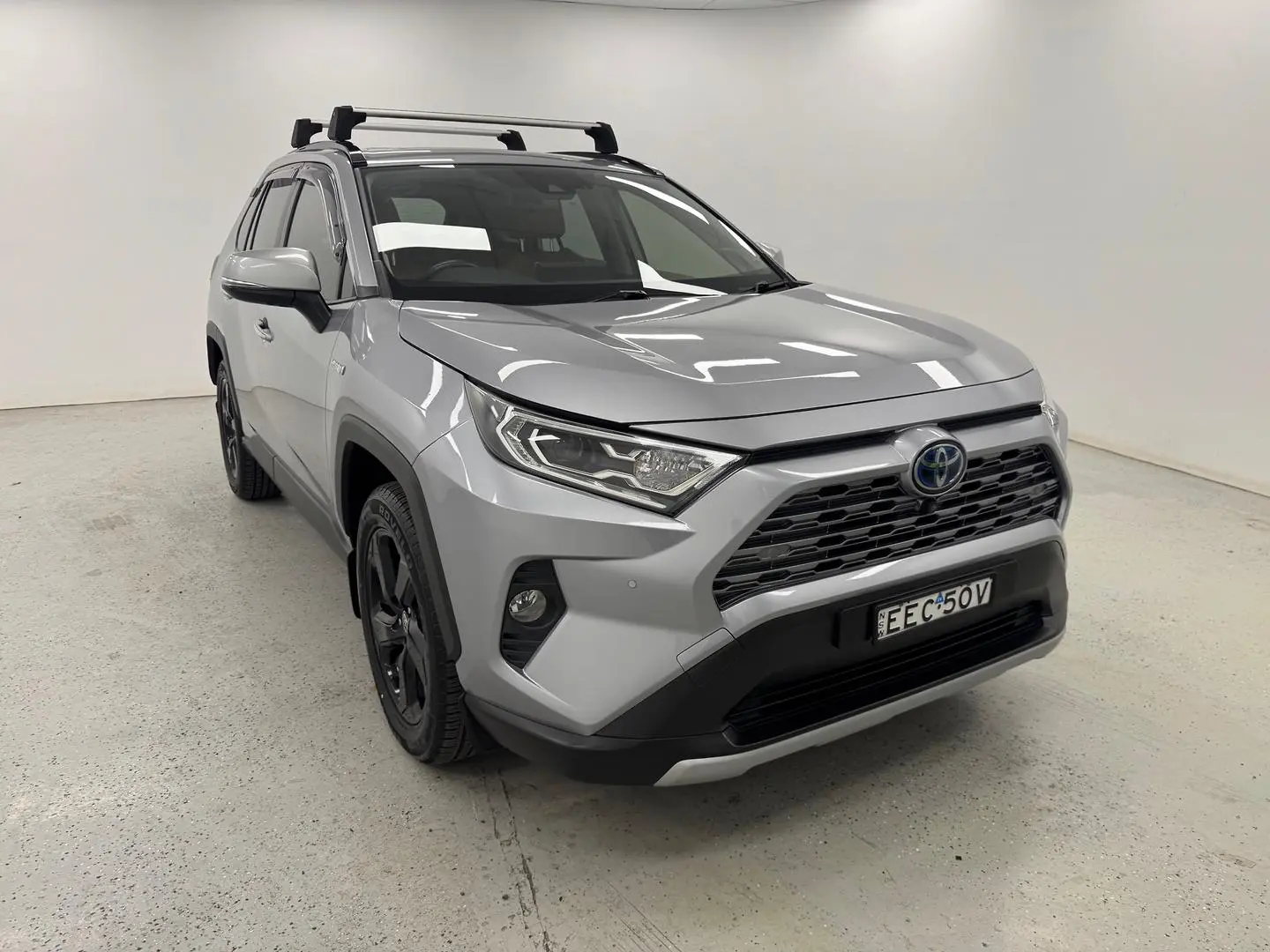 2020 Toyota RAV4 Gallery Image 1