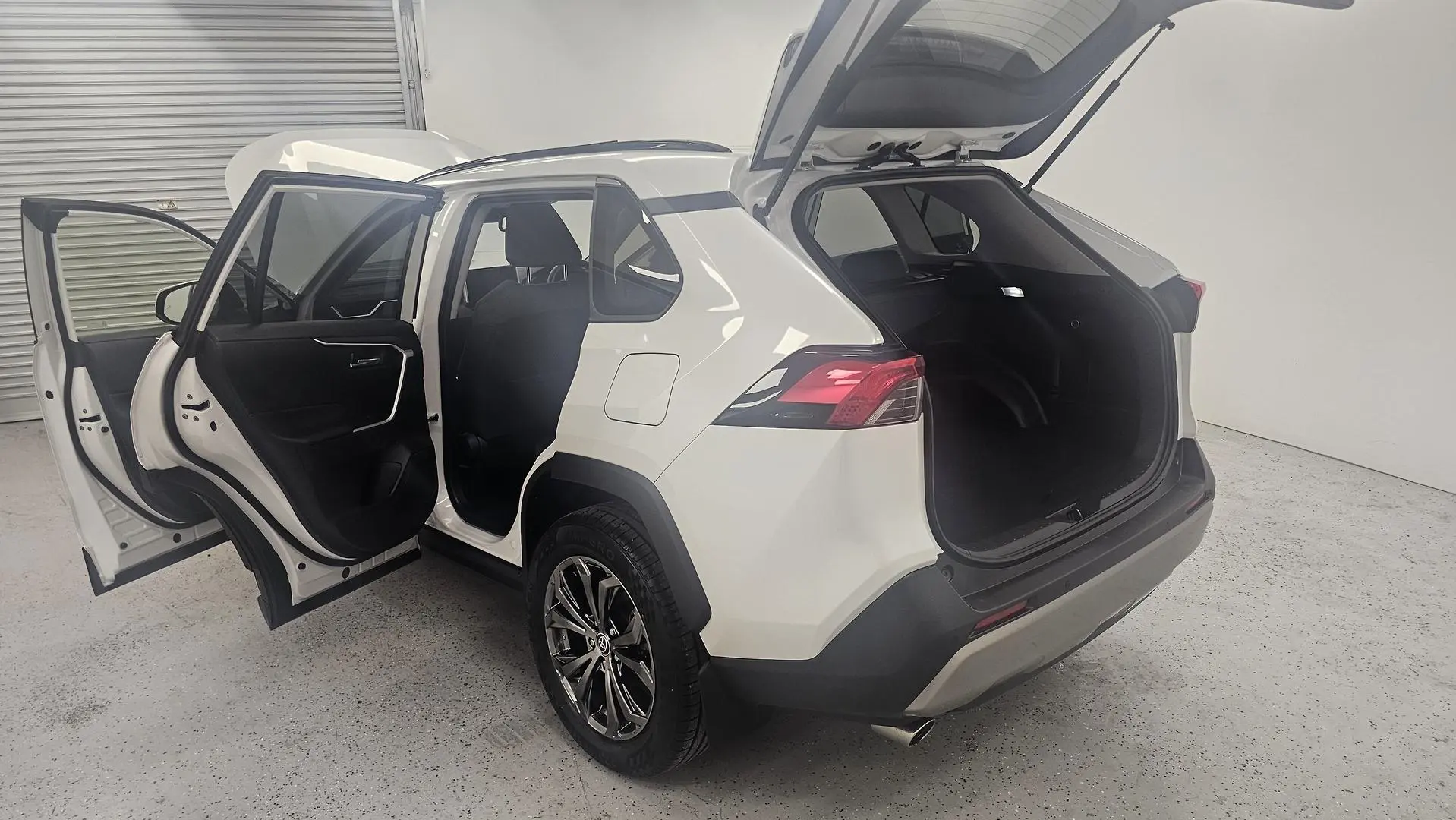 2023 Toyota RAV4 Gallery Image 16