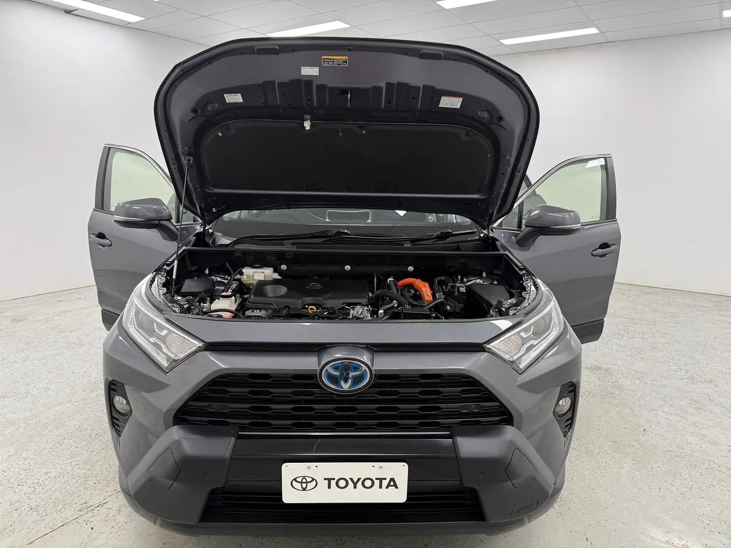 2019 Toyota RAV4 Gallery Image 9