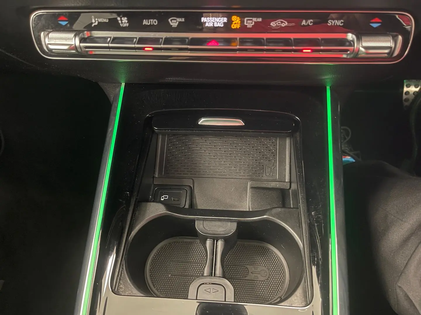 2020 Mercedes-Benz GLA-Class Gallery Image 28