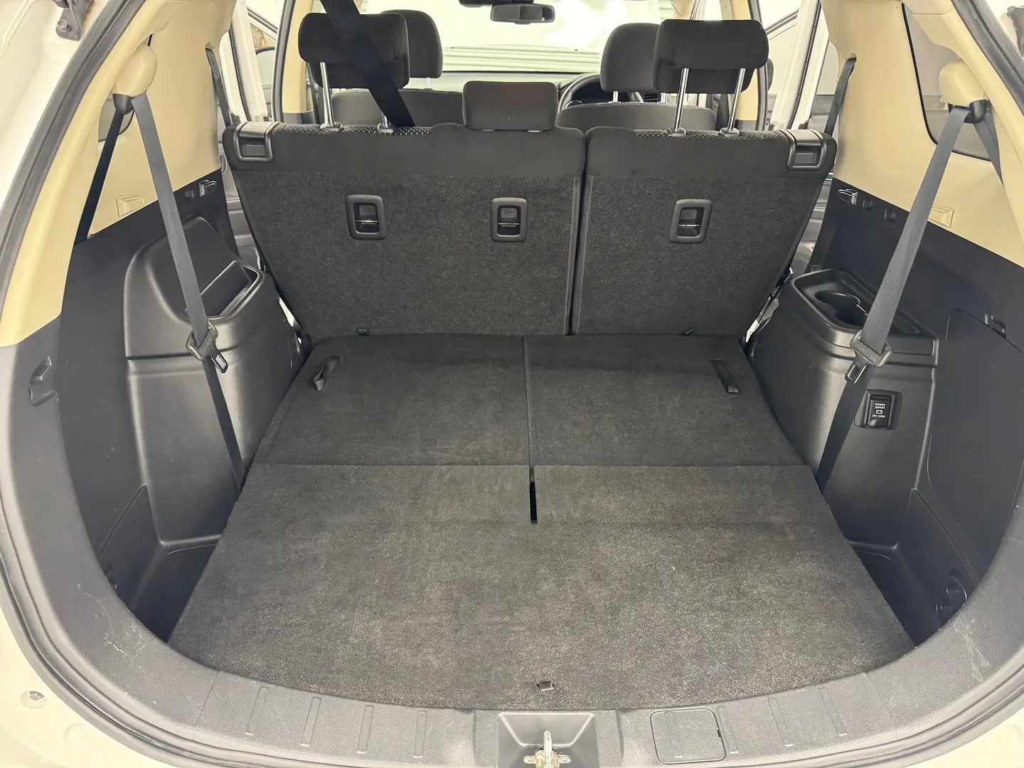 2020 Mitsubishi Outlander Gallery Image 29