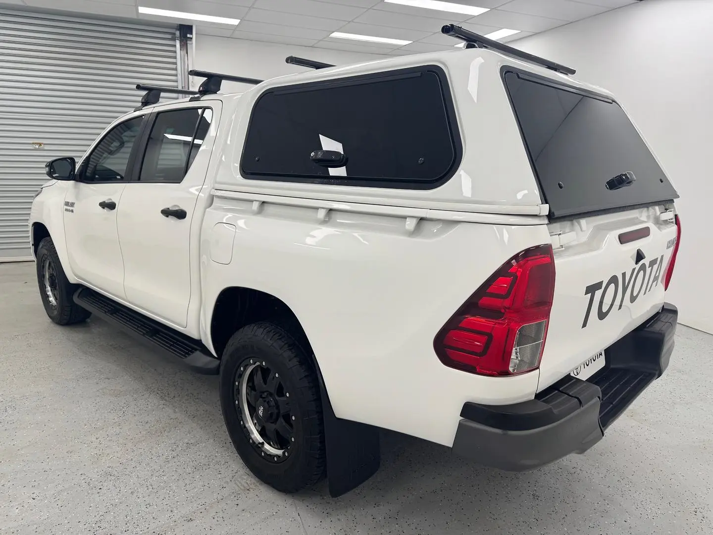2021 Toyota Hilux Gallery Image 4