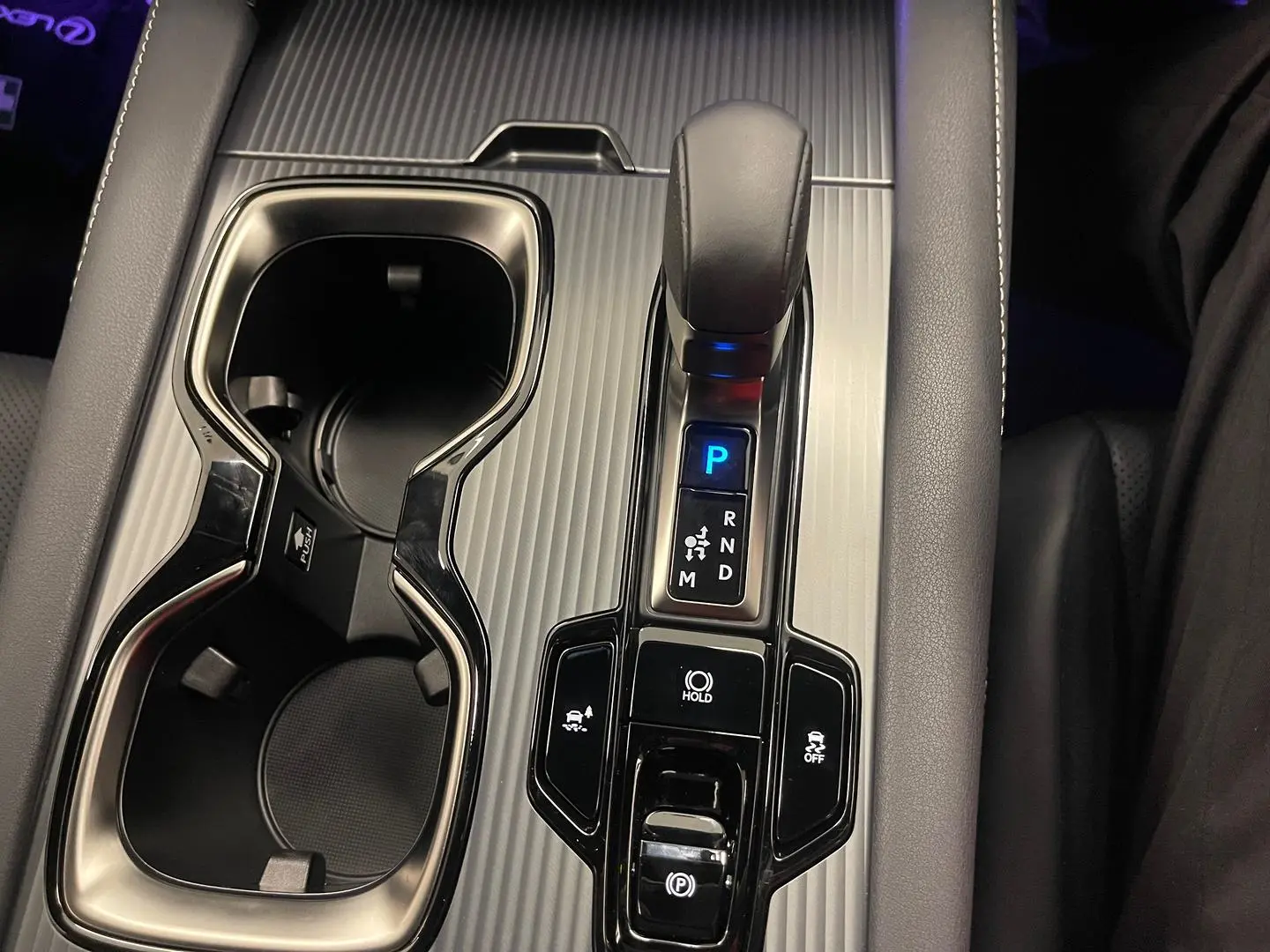 2025 Lexus RX Gallery Image 31