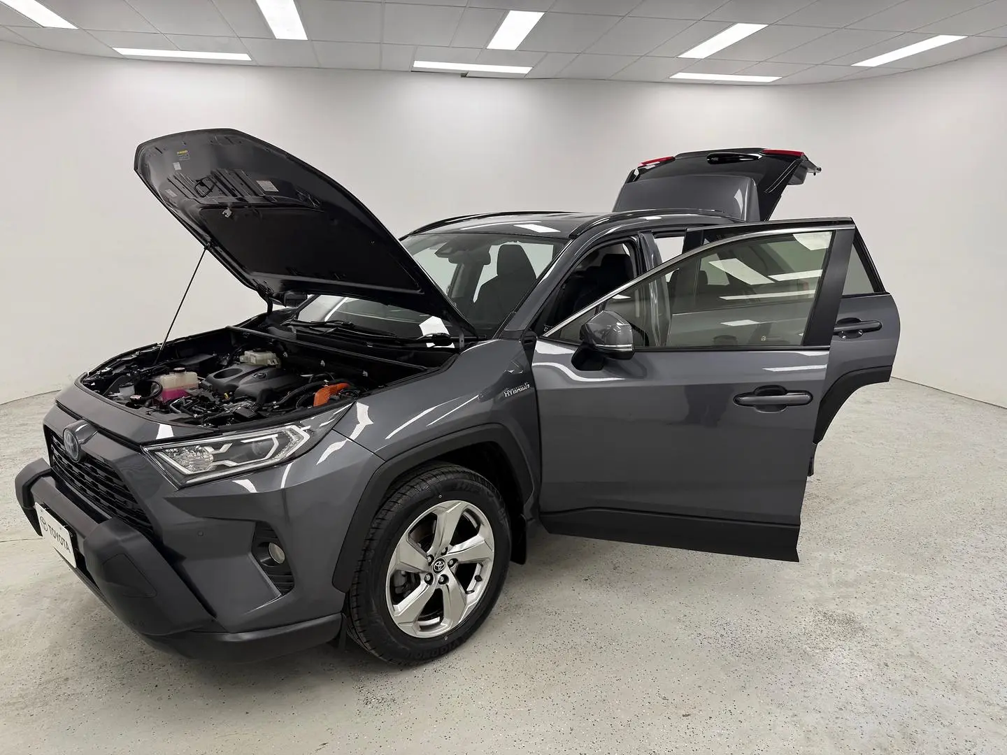 2019 Toyota RAV4 Gallery Image 12