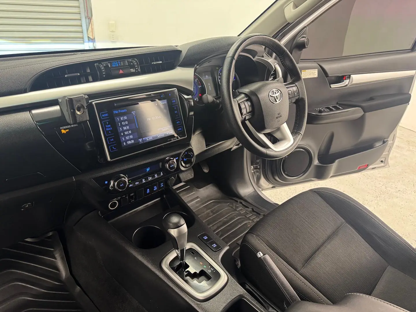 2020 Toyota Hilux Gallery Image 31