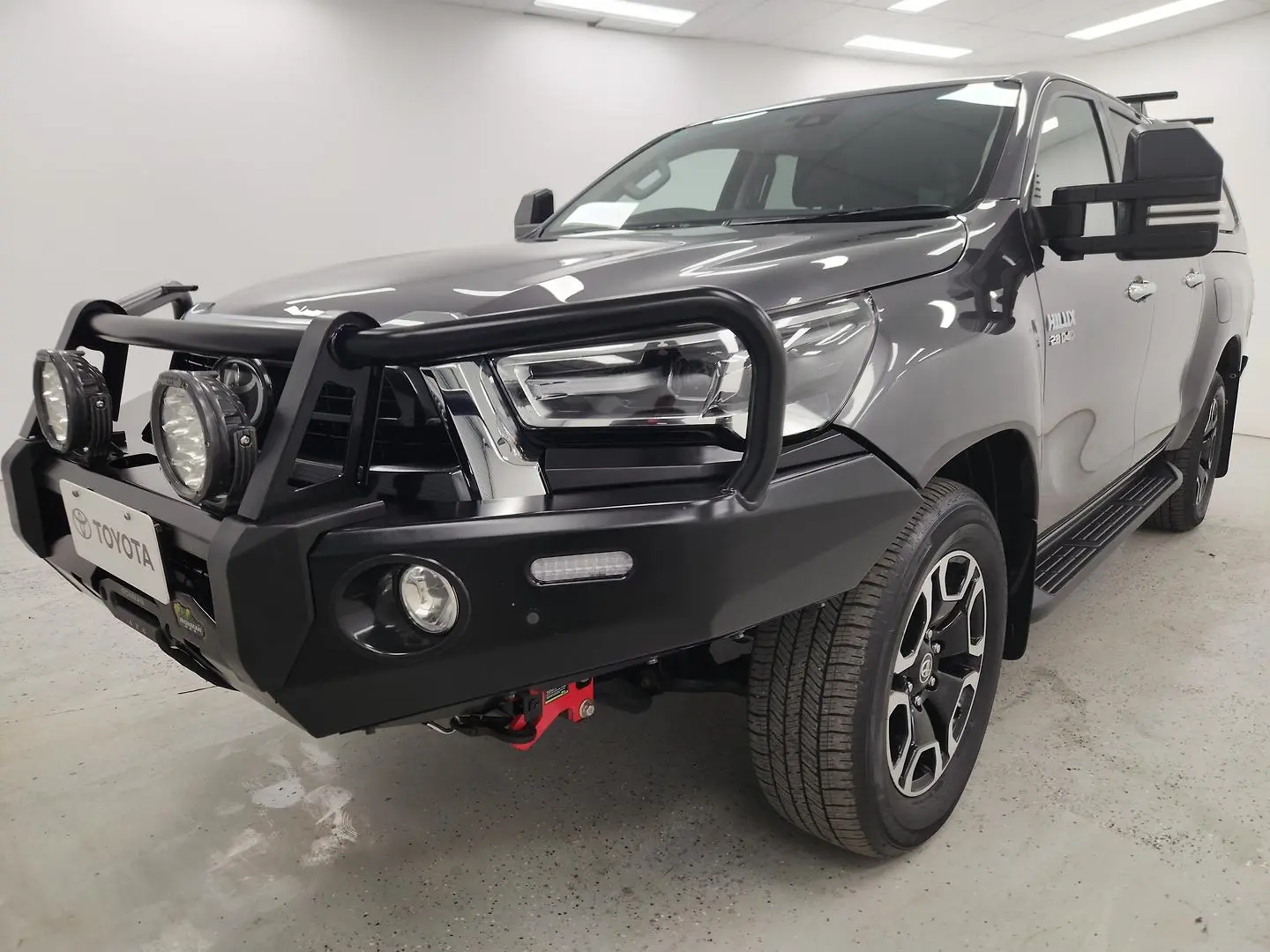 2022 Toyota Hilux Gallery Image 7