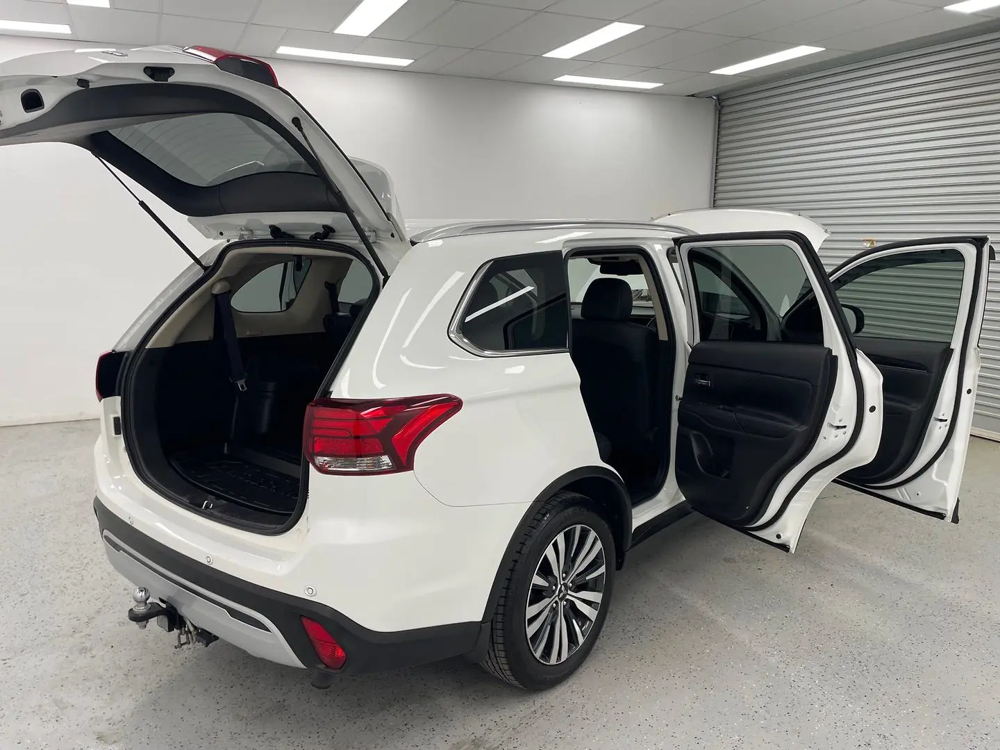 2019 Mitsubishi Outlander Gallery Image 10