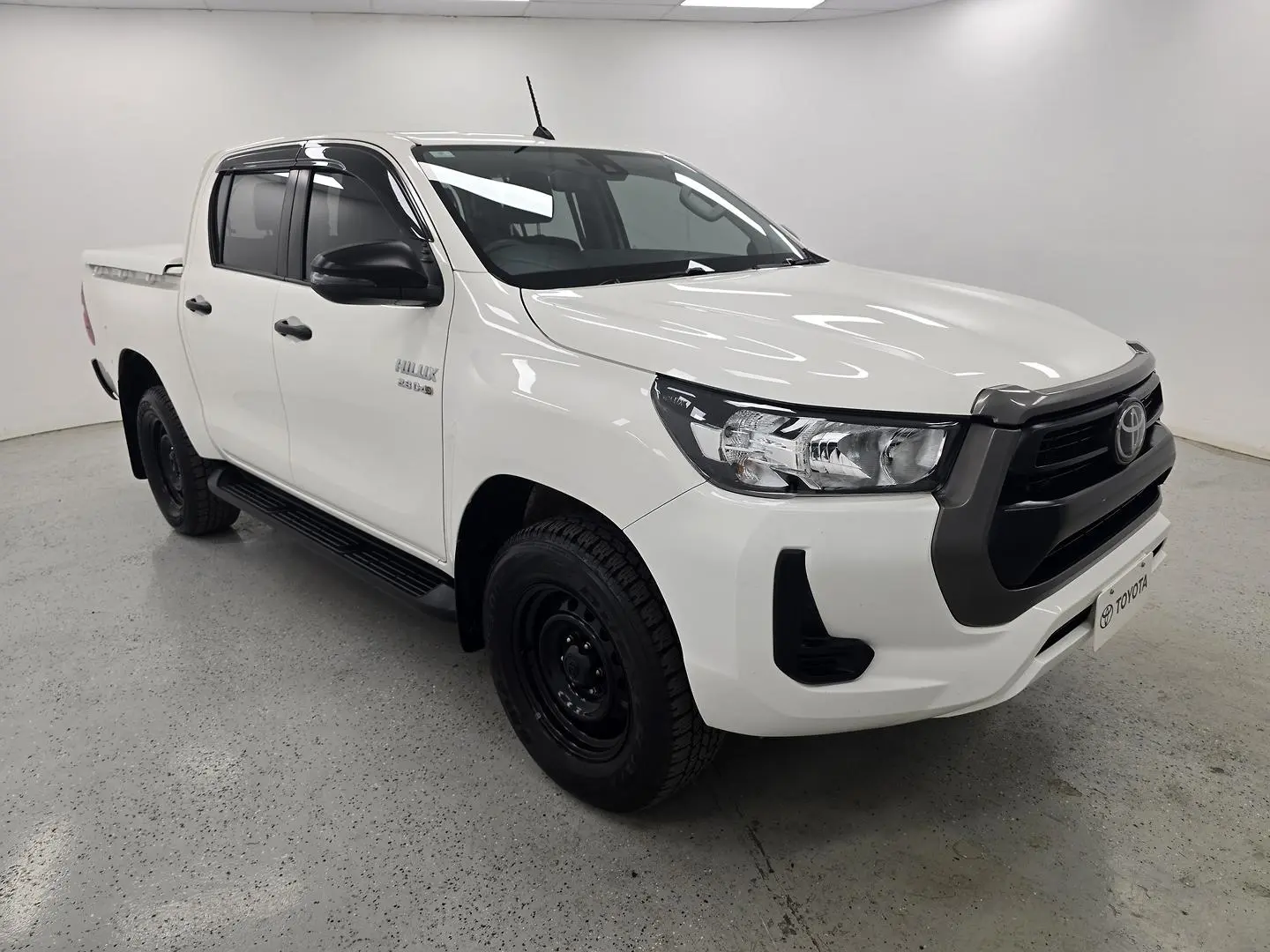 2021 Toyota Hilux Gallery Image 1