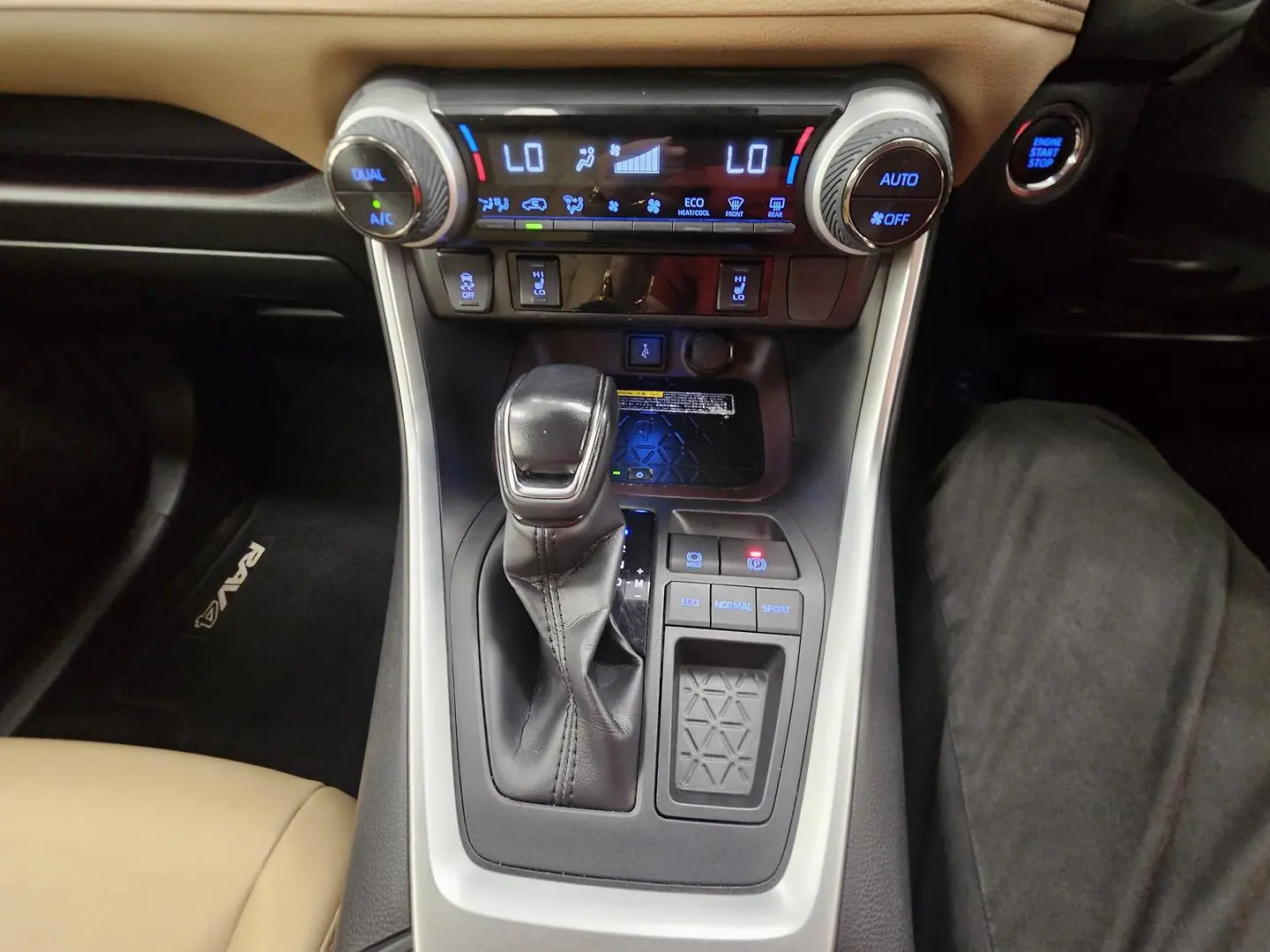 2021 Toyota RAV4 Gallery Image 35