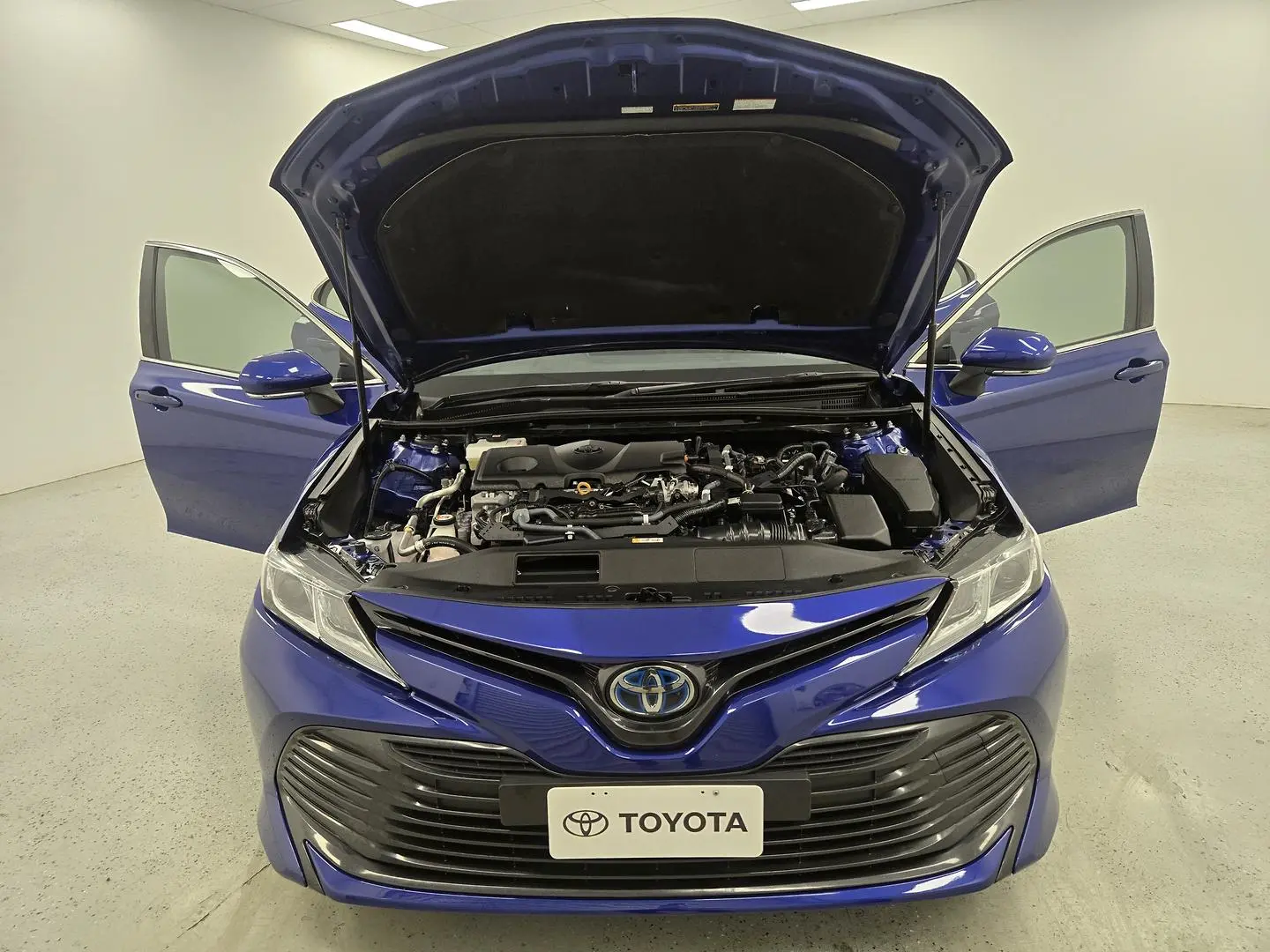 2020 Toyota Camry Gallery Image 15