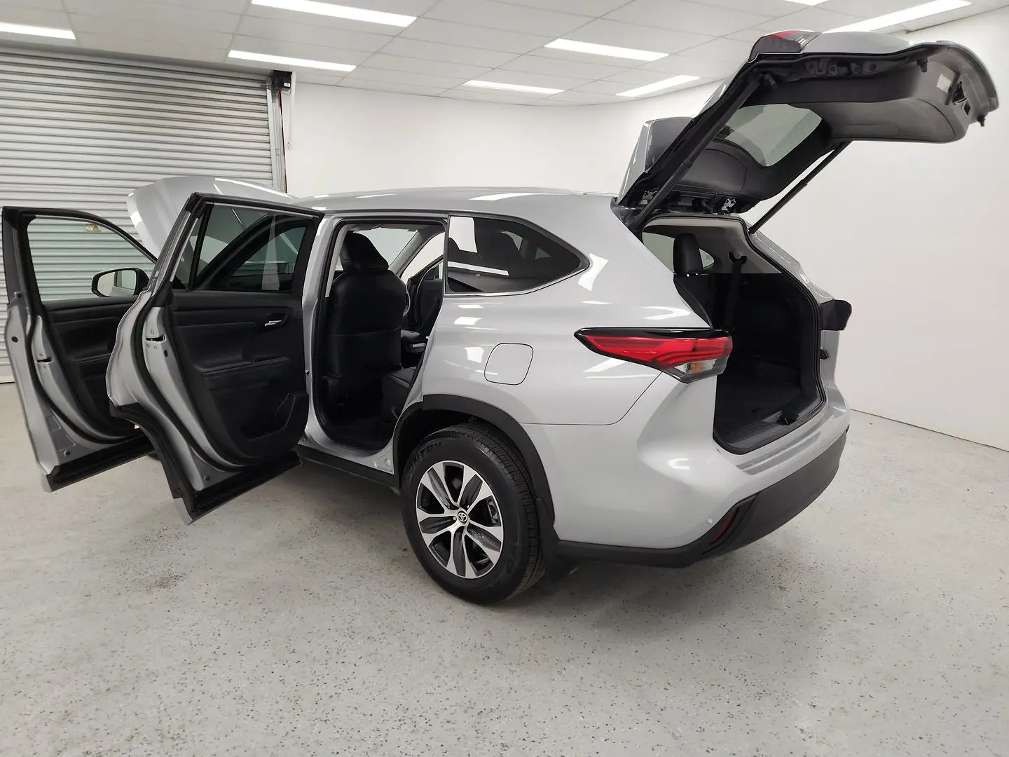 2023 Toyota Kluger Gallery Image 12