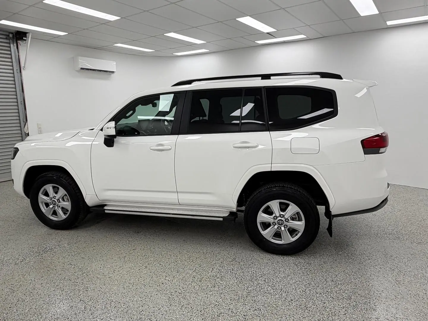 2024 Toyota Landcruiser Gallery Image 5