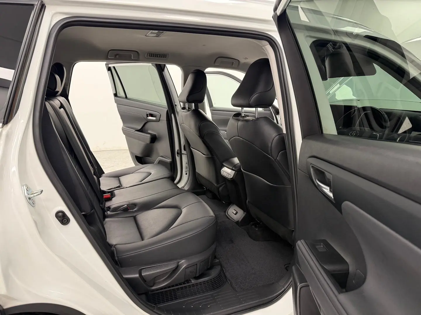 2023 Toyota Kluger Gallery Image 13