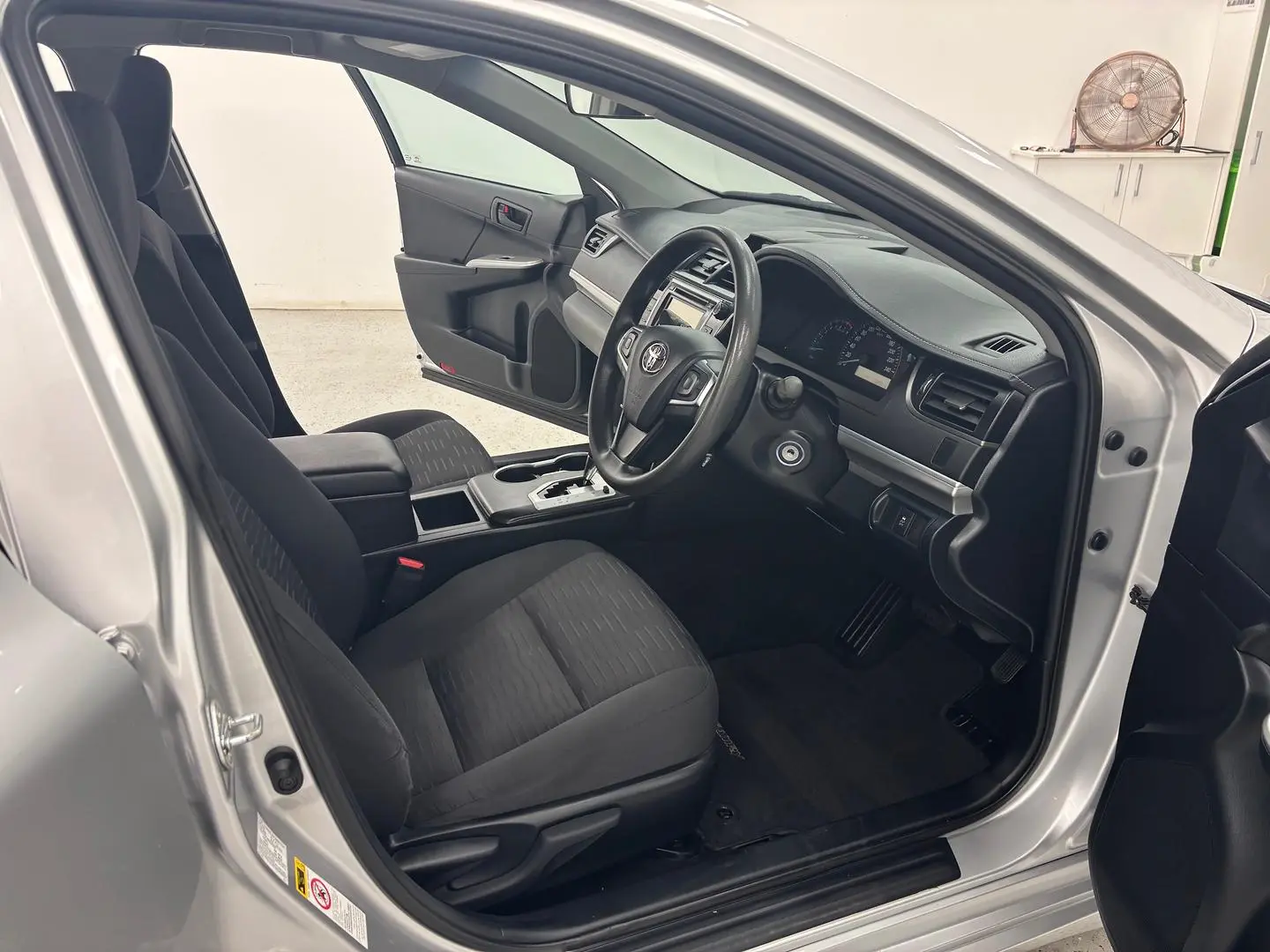 2016 Toyota Camry Gallery Image 20