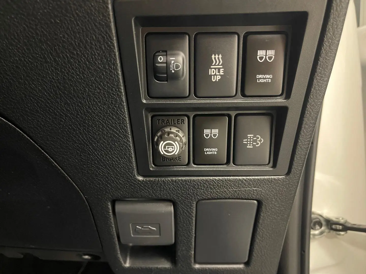 2025 Toyota Hilux Gallery Image 25