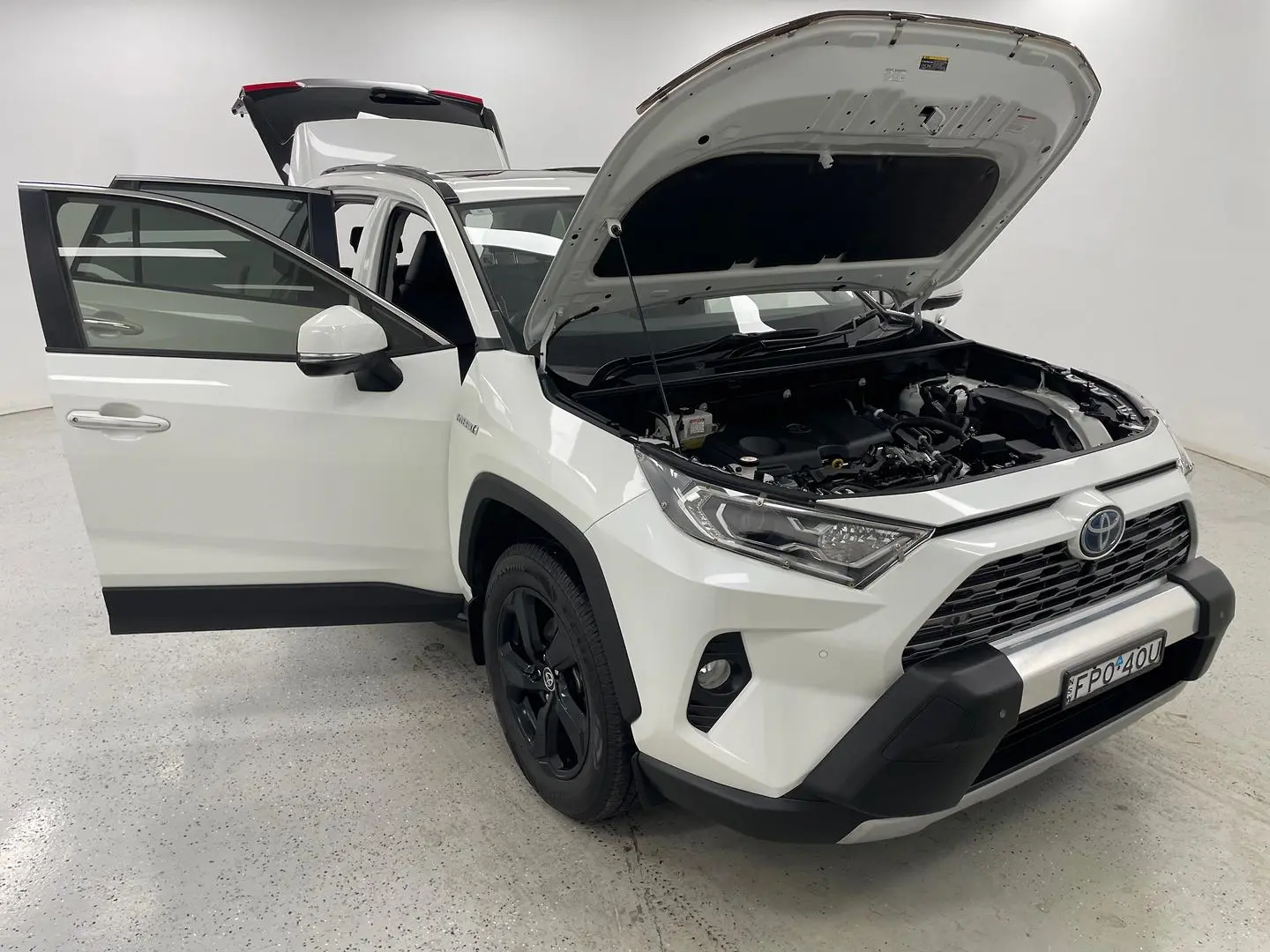 2020 Toyota RAV4 Gallery Image 8