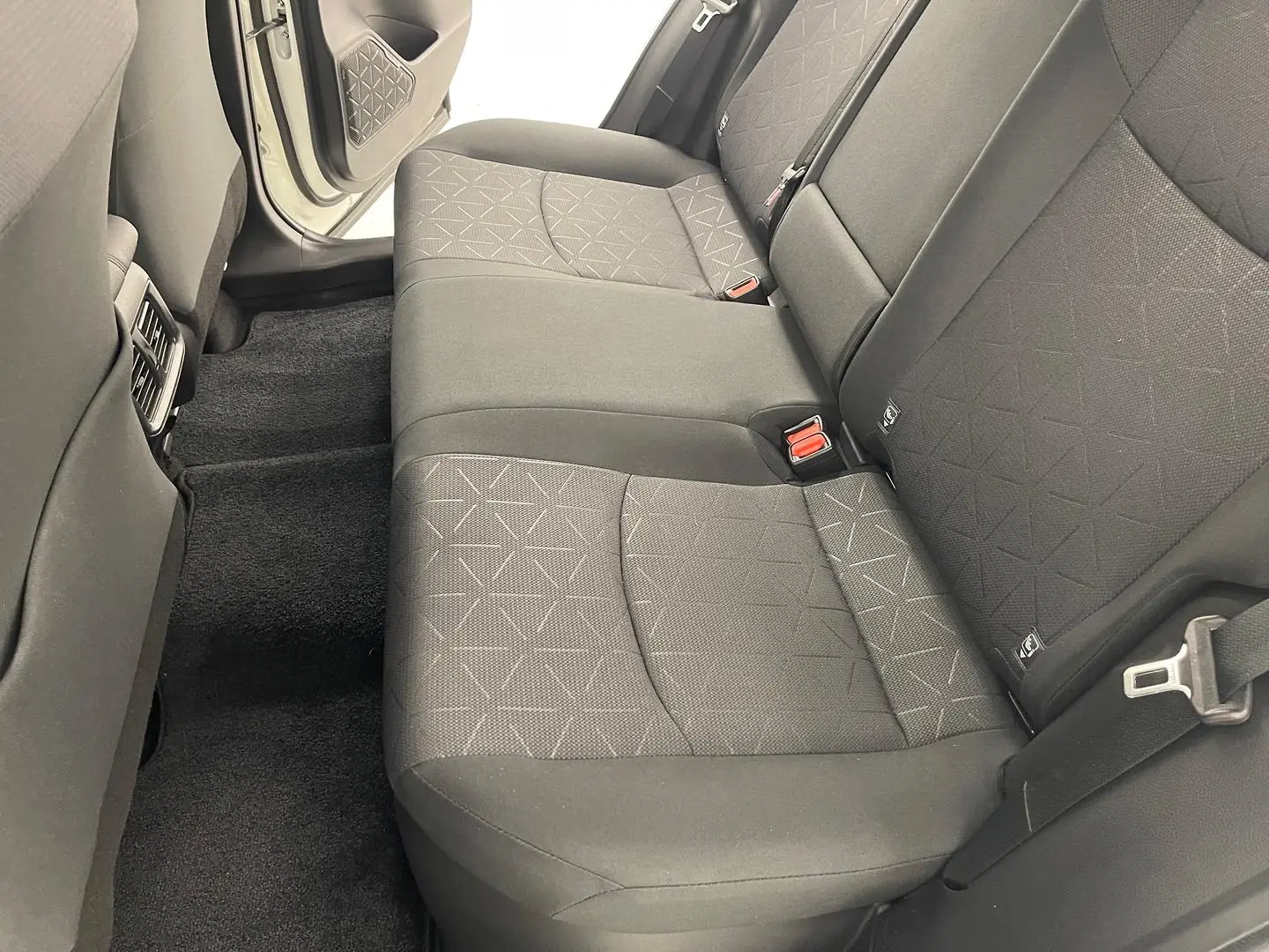 2021 Toyota RAV4 Gallery Image 19