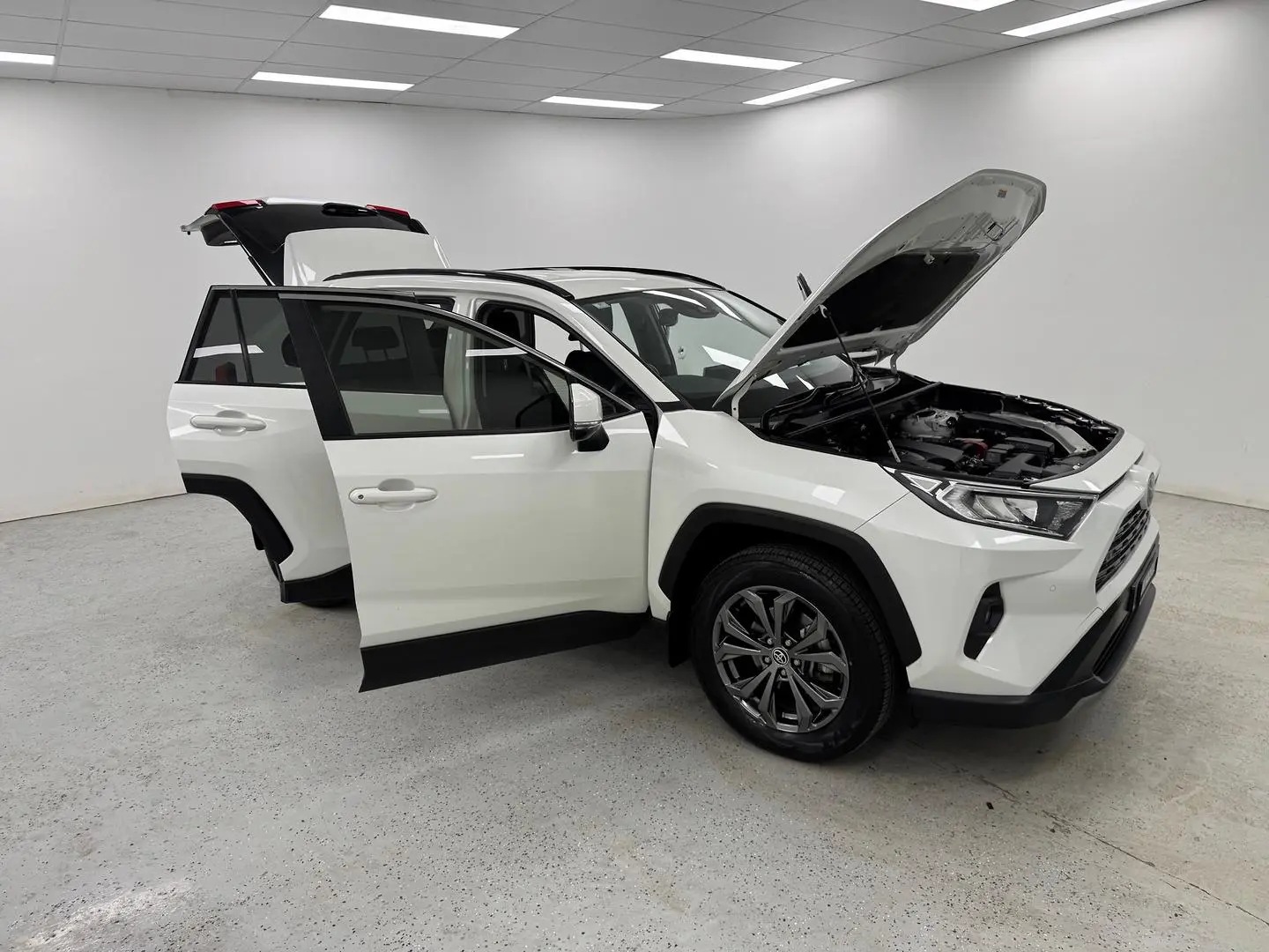 2022 Toyota RAV4 Gallery Image 9