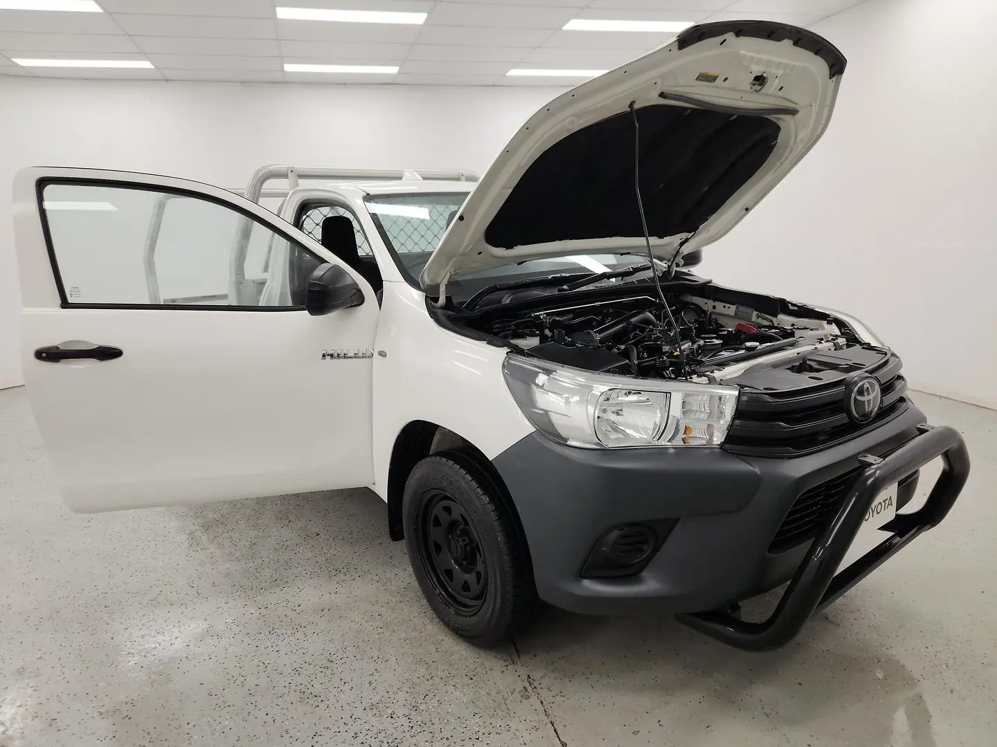 2022 Toyota Hilux Gallery Image 8